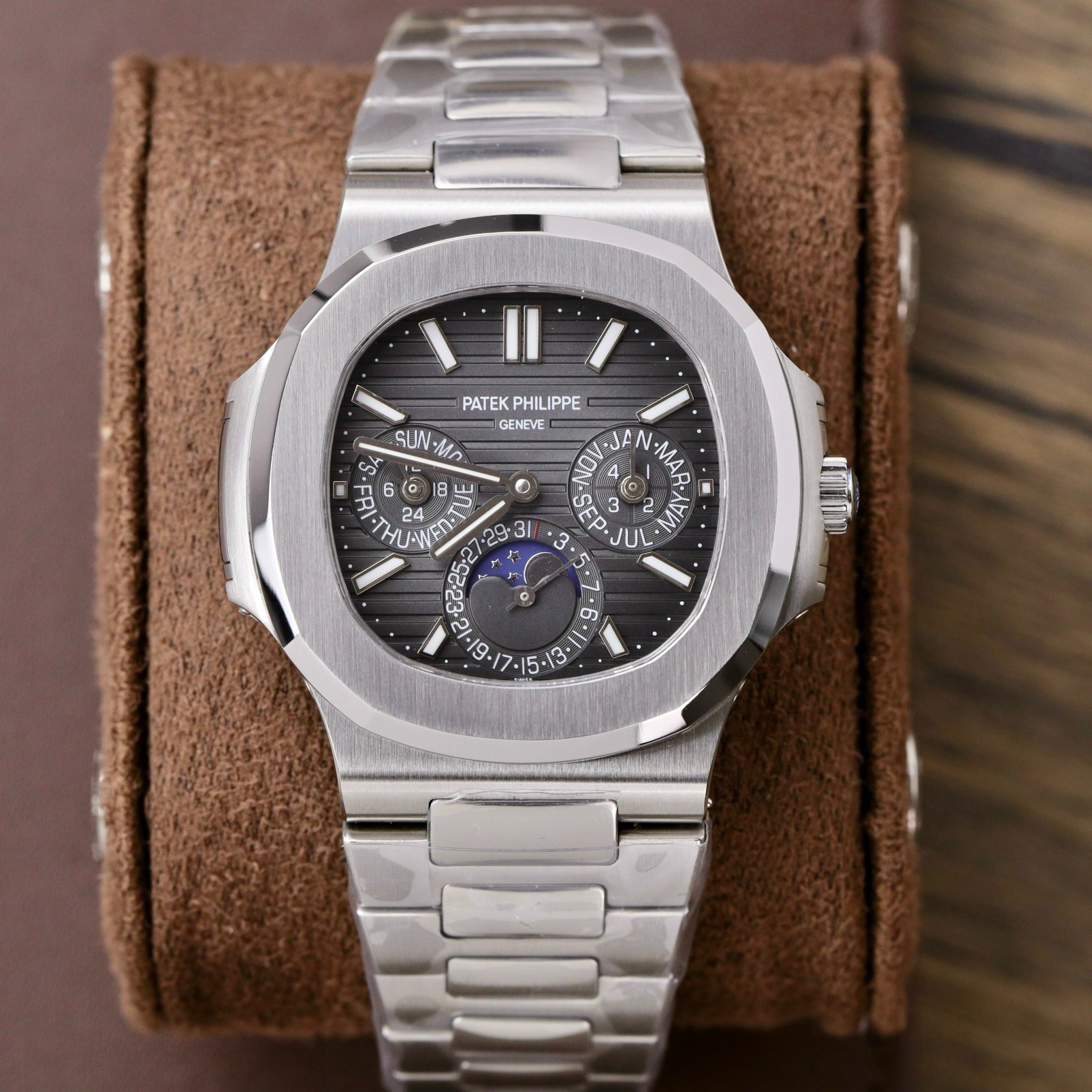 PATEK PHILIPPE NAUTILUS 40 MM - Đồng Hồ Patek Philippe - Nam - DHNTT1669