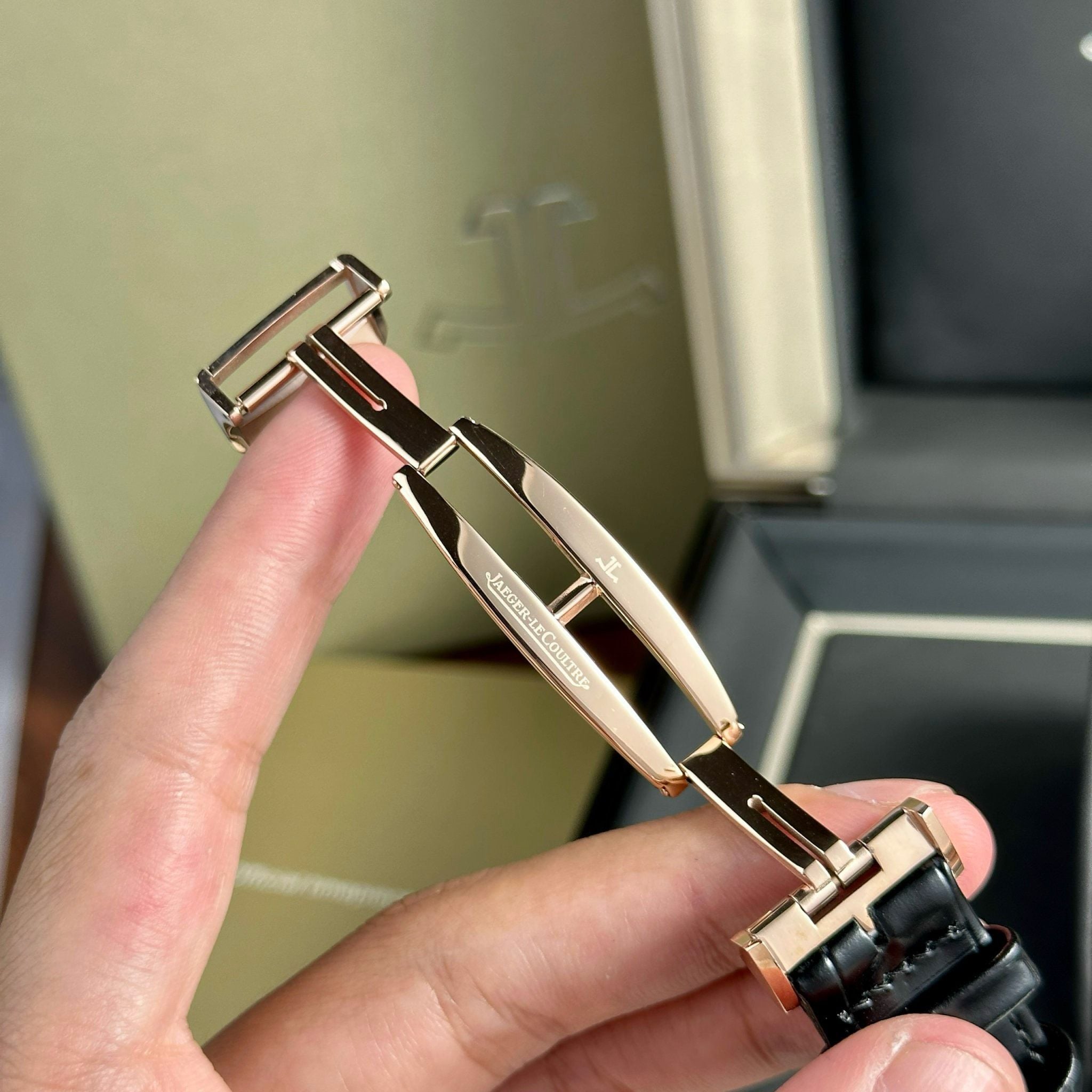 JAEGER-LECOULTRE REVERSO TRIBUTE 28 MM - Đồng Hồ Jaeger-LeCoultre - Nam - DHNTT1811