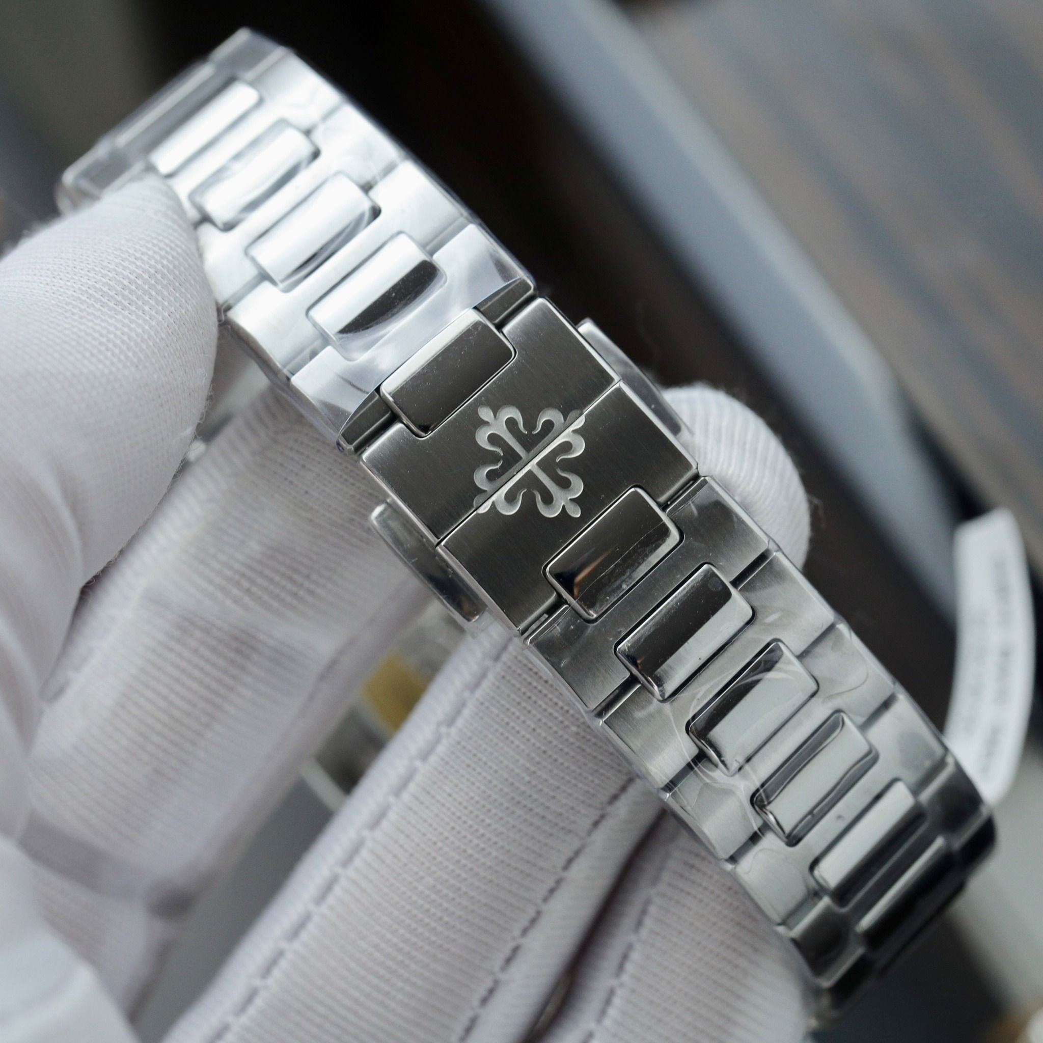 PATEK PHILIPPE NAUTILUS 35 MM - Đồng Hồ Patek Philippe - Nữ - DHT657