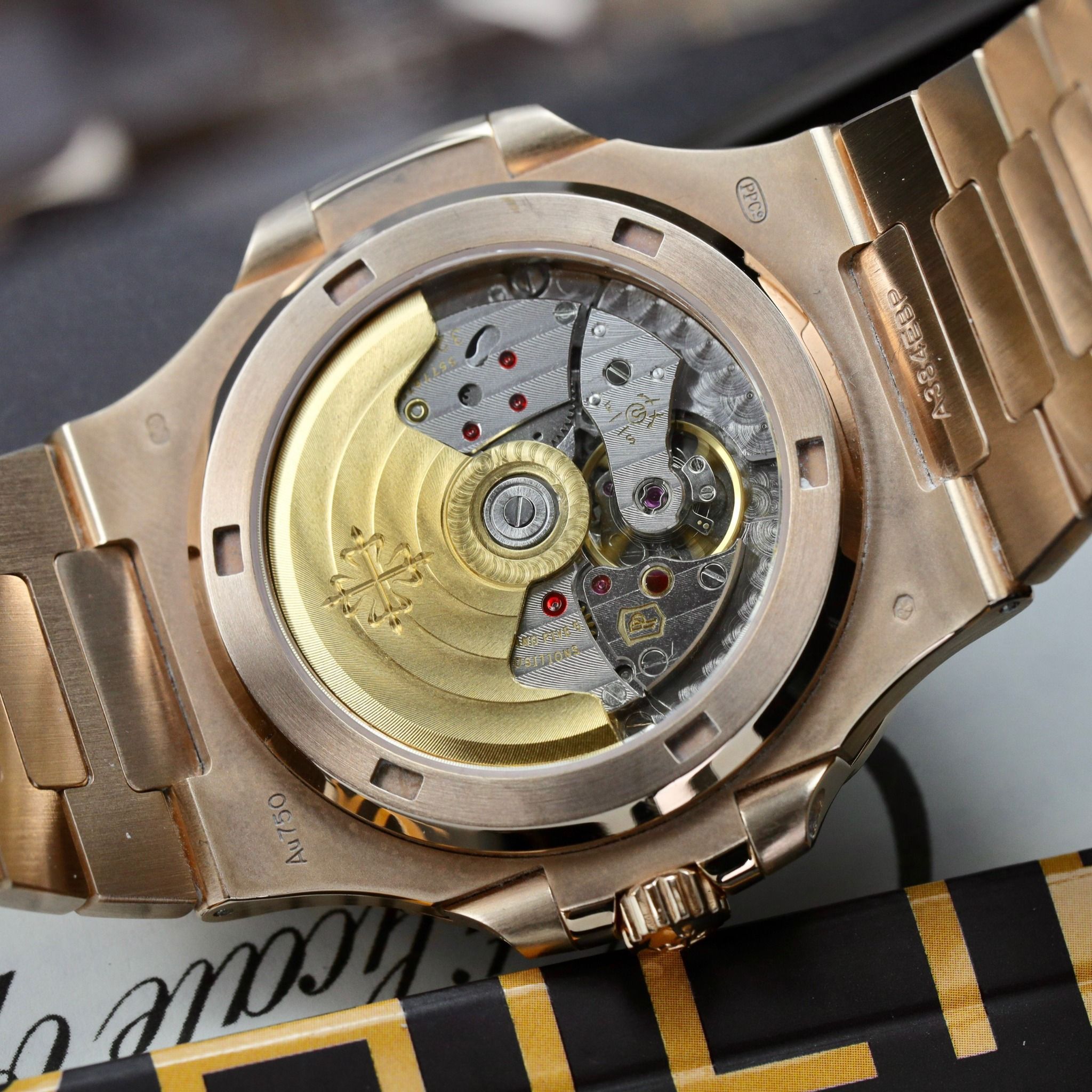 PATEK PHILIPPE NAUTILUS 40 MM - Đồng Hồ Patek Philippe - Nam - DHNTT565