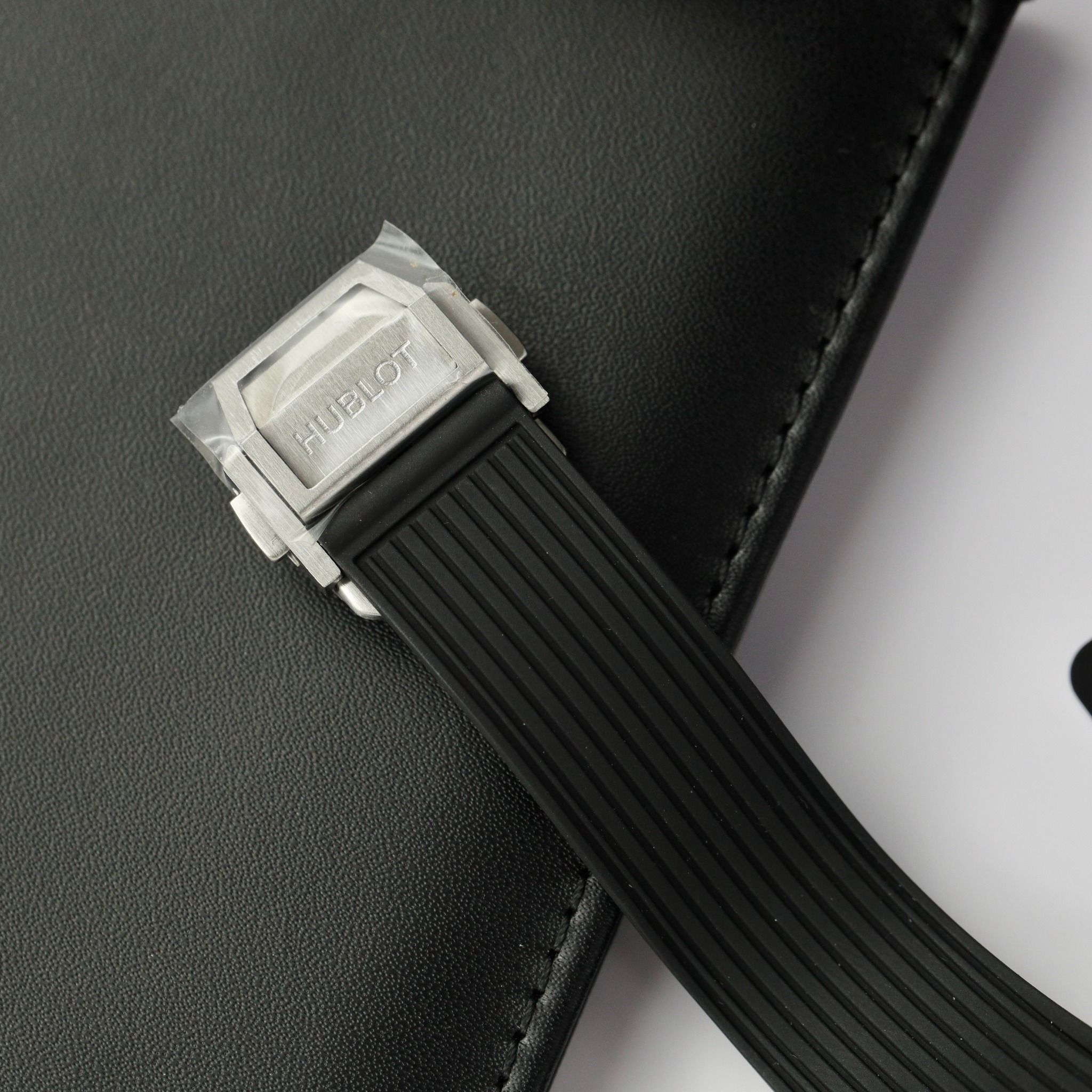 HUBLOT BIG BANG ONECLICK 39 MM - Đồng Hồ Hublot - Nữ - DHTT682