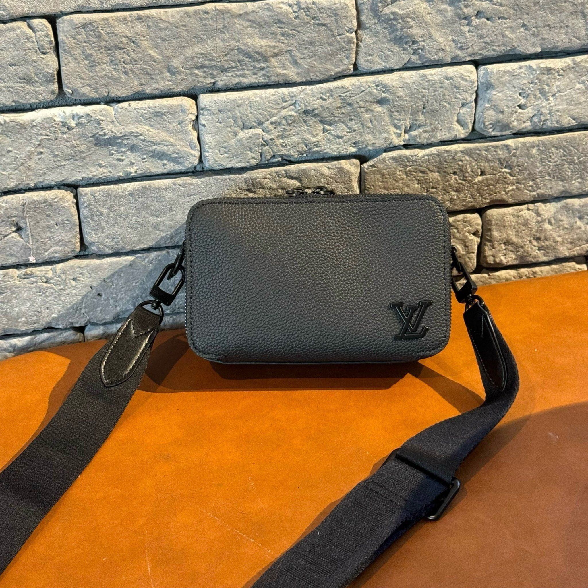 Túi Xách - Túi Đeo Chéo Louis Vuitton - Nam - TXTT179