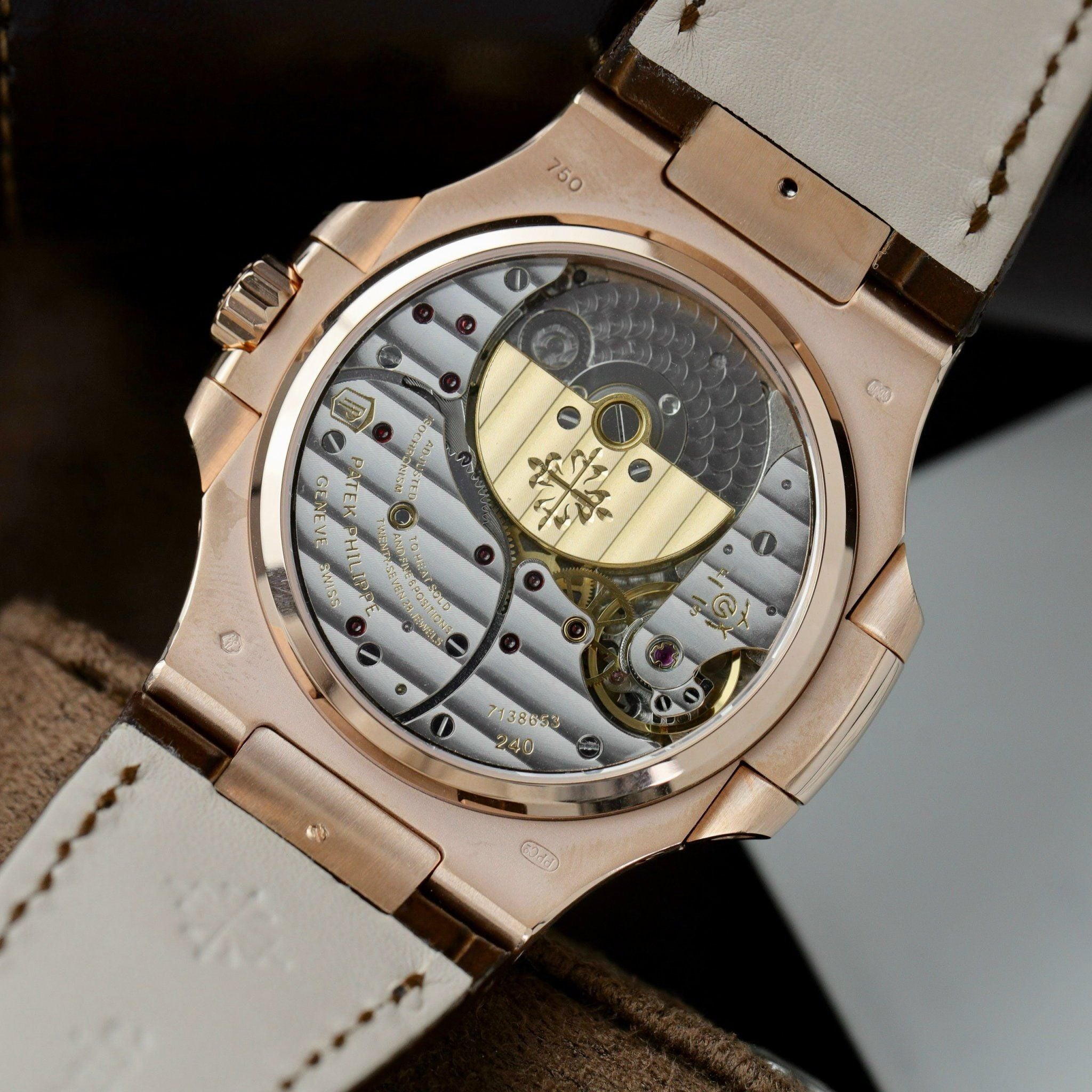PATEK PHILIPPE NAUTILUS 40 MM - Đồng Hồ Patek Philippe - Nam - DHNTT1704