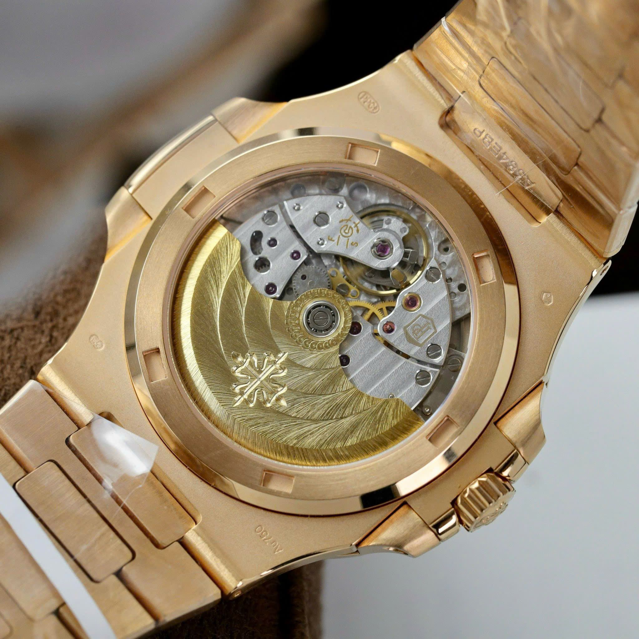 PATEK PHILIPPE NAUTILUS 40 MM - Đồng Hồ Patek Philippe - Nam - DHNTT414