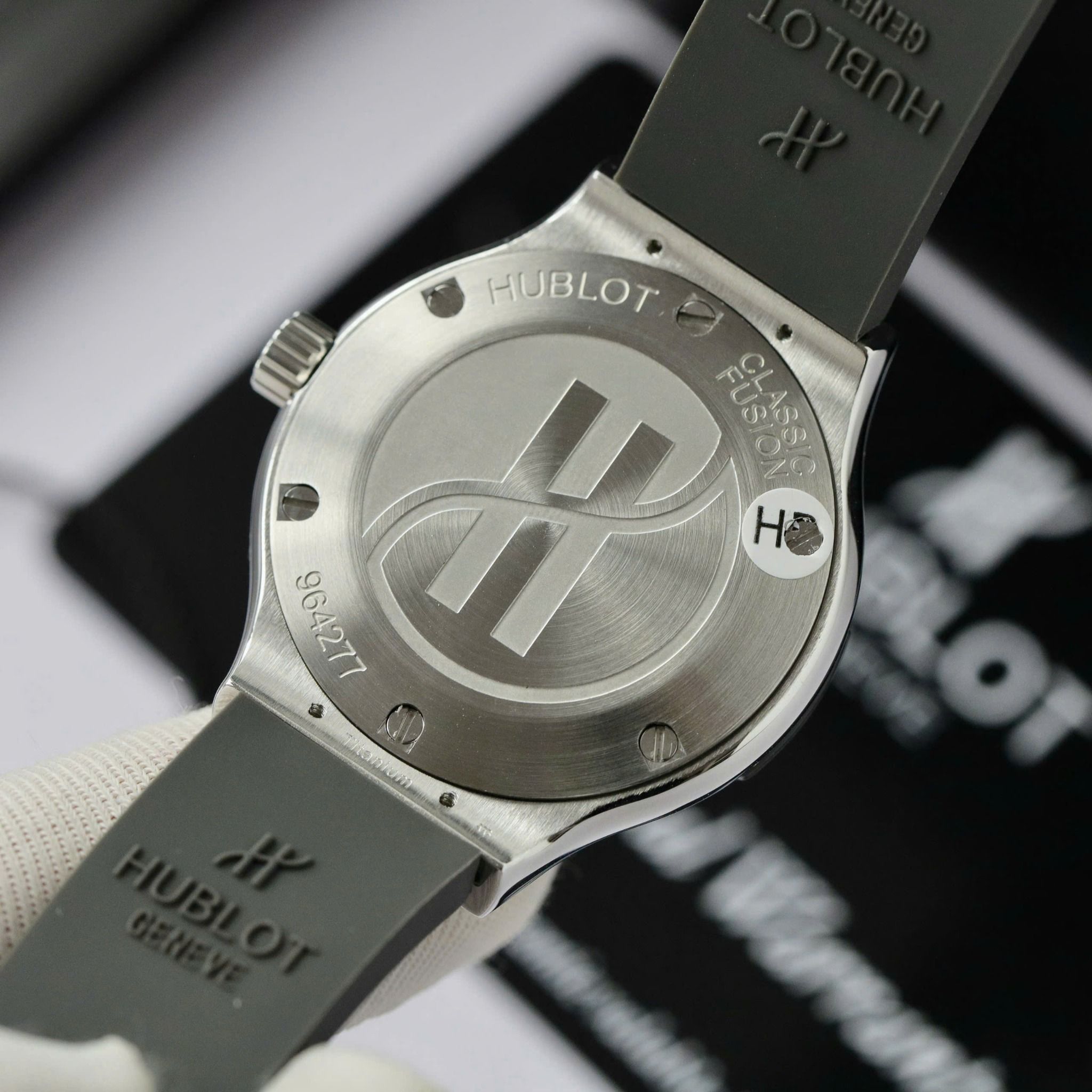 HUBLOT CLASSIC FUSION 33 MM - Đồng Hồ Hublot - Nữ - DHTT695
