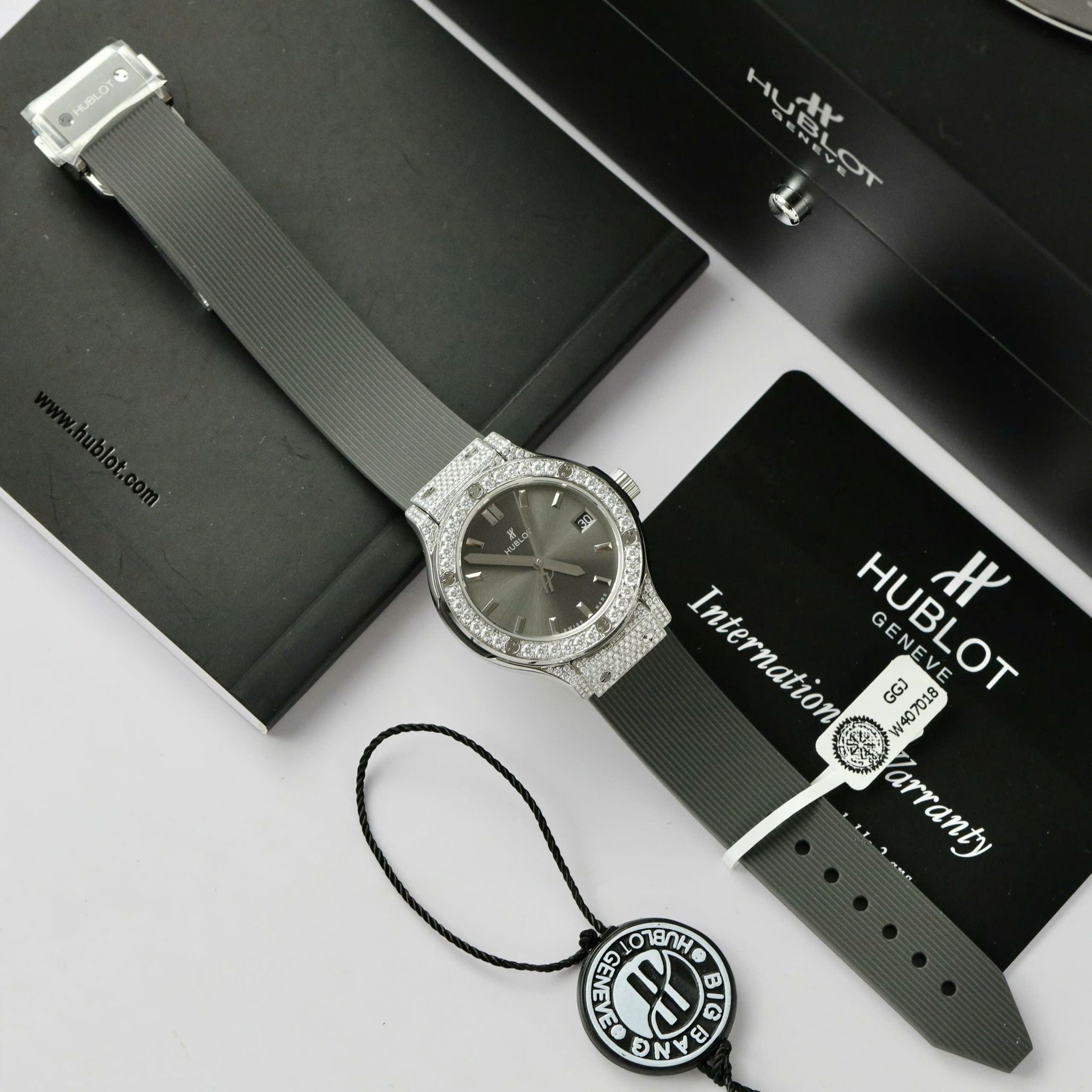 HUBLOT CLASSIC FUSION 33 MM - Đồng Hồ Hublot - Nữ - DHTT695
