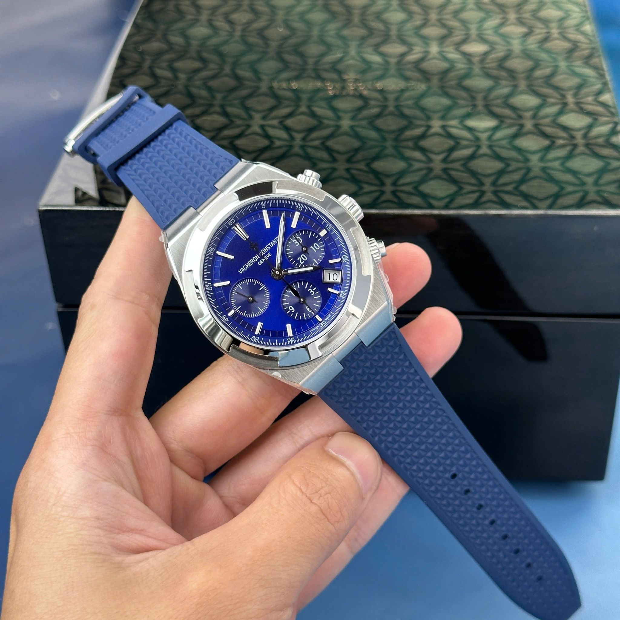 VACHERON CONSTANTIN OVERSEAS 42 MM - Đồng Hồ Vacheron Constantin - Nam - DHNTT1432