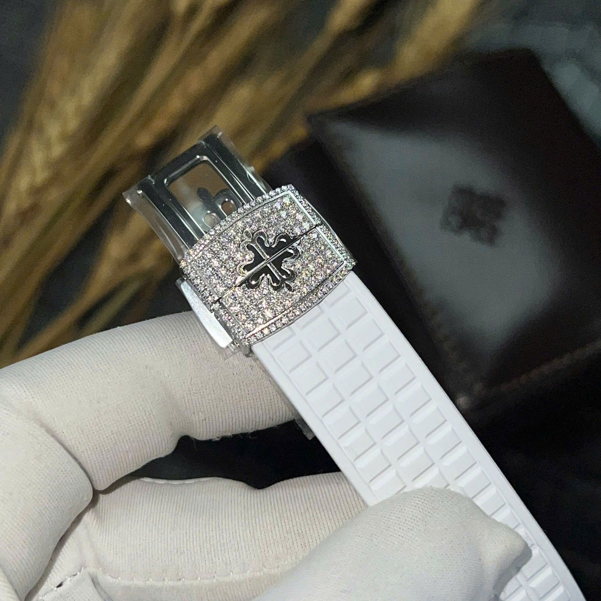 PATEK PHILIPPE AQUANAUT 36 MM - Đồng Hồ Patek Philippe - Nữ - DHTT530