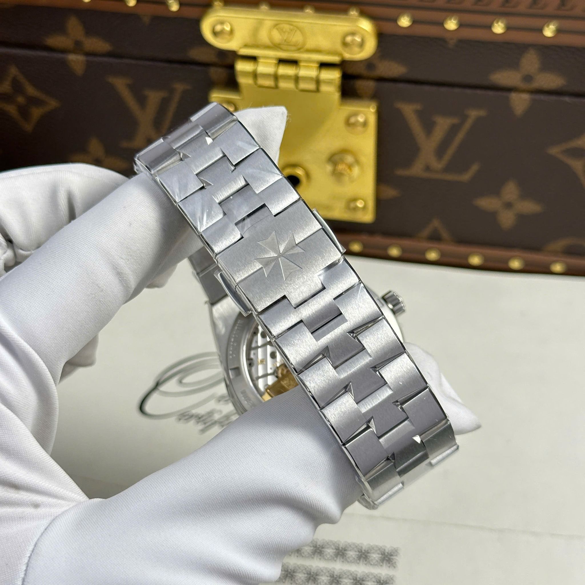 VACHERON CONSTANTIN OVERSEAS 41 MM - Đồng Hồ Vacheron Constantin - Nam - DHNTT751