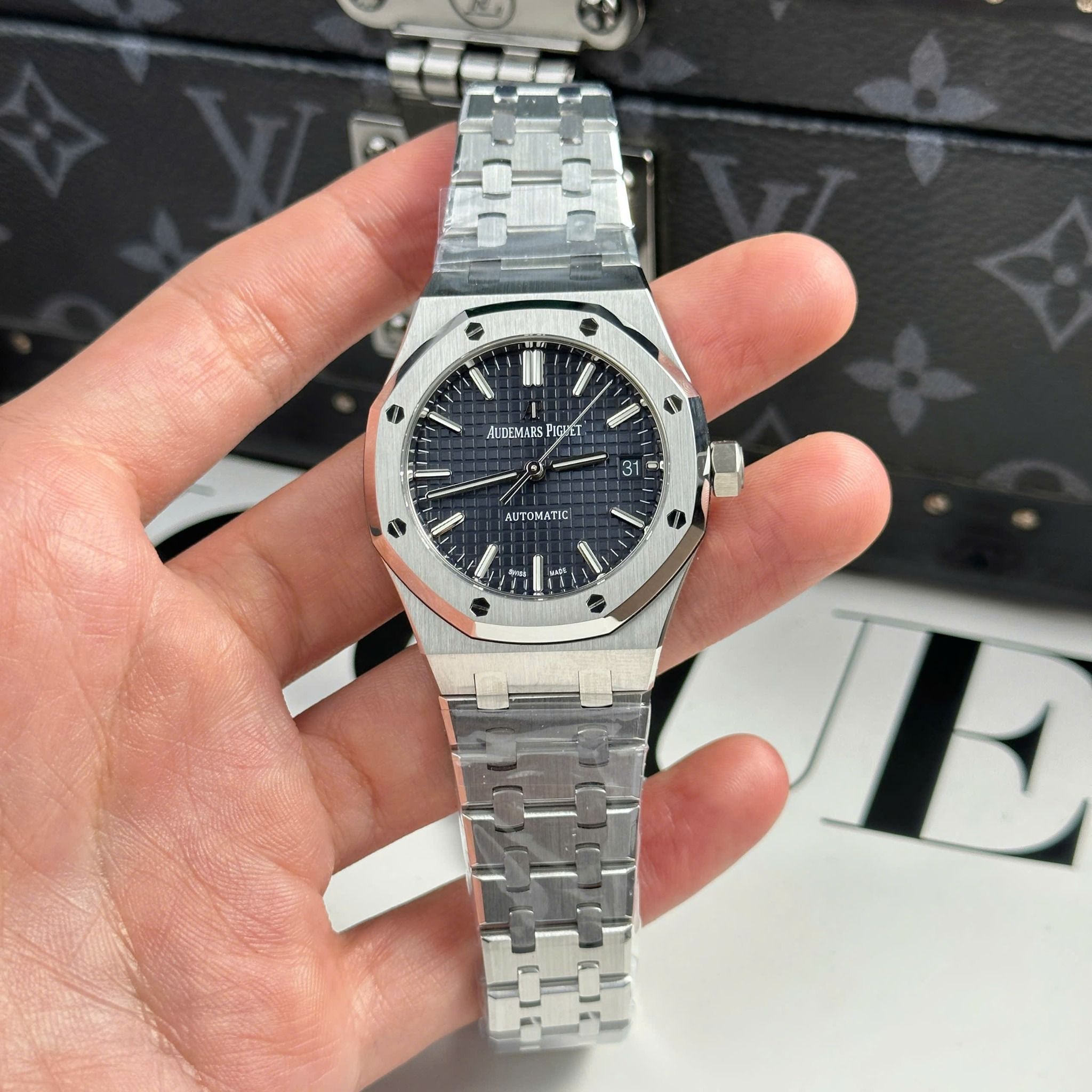 AUDEMARS PIGUET ROYAL OAK 37 MM - Đồng Hồ Audemars Piguet - Nam - DHNTT510