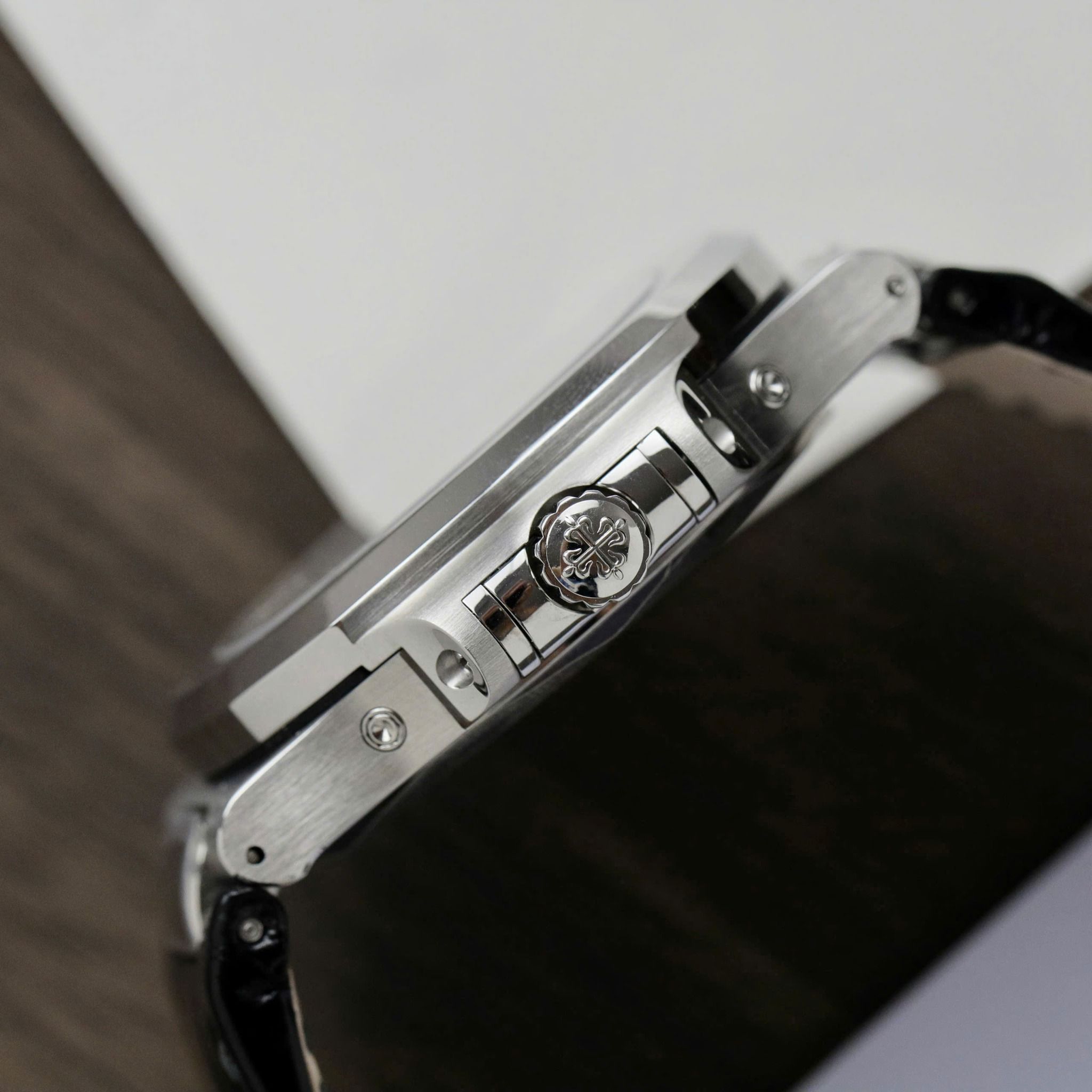 PATEK PHILIPPE NAUTILUS 40 MM - Đồng Hồ Patek Philippe - Nam - DHNTT556