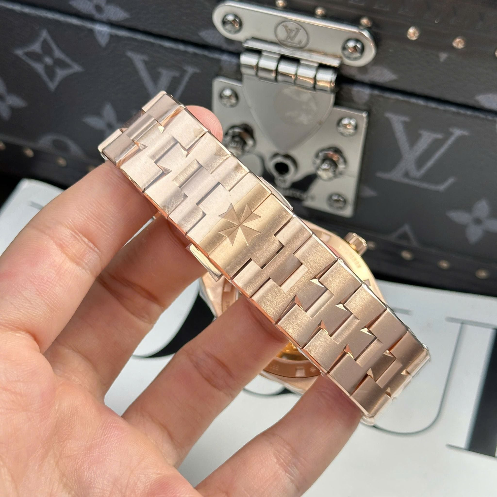 VACHERON CONSTANTIN OVERSEAS 41 MM - Đồng Hồ Vacheron Constantin - Nam - DHNTT1730
