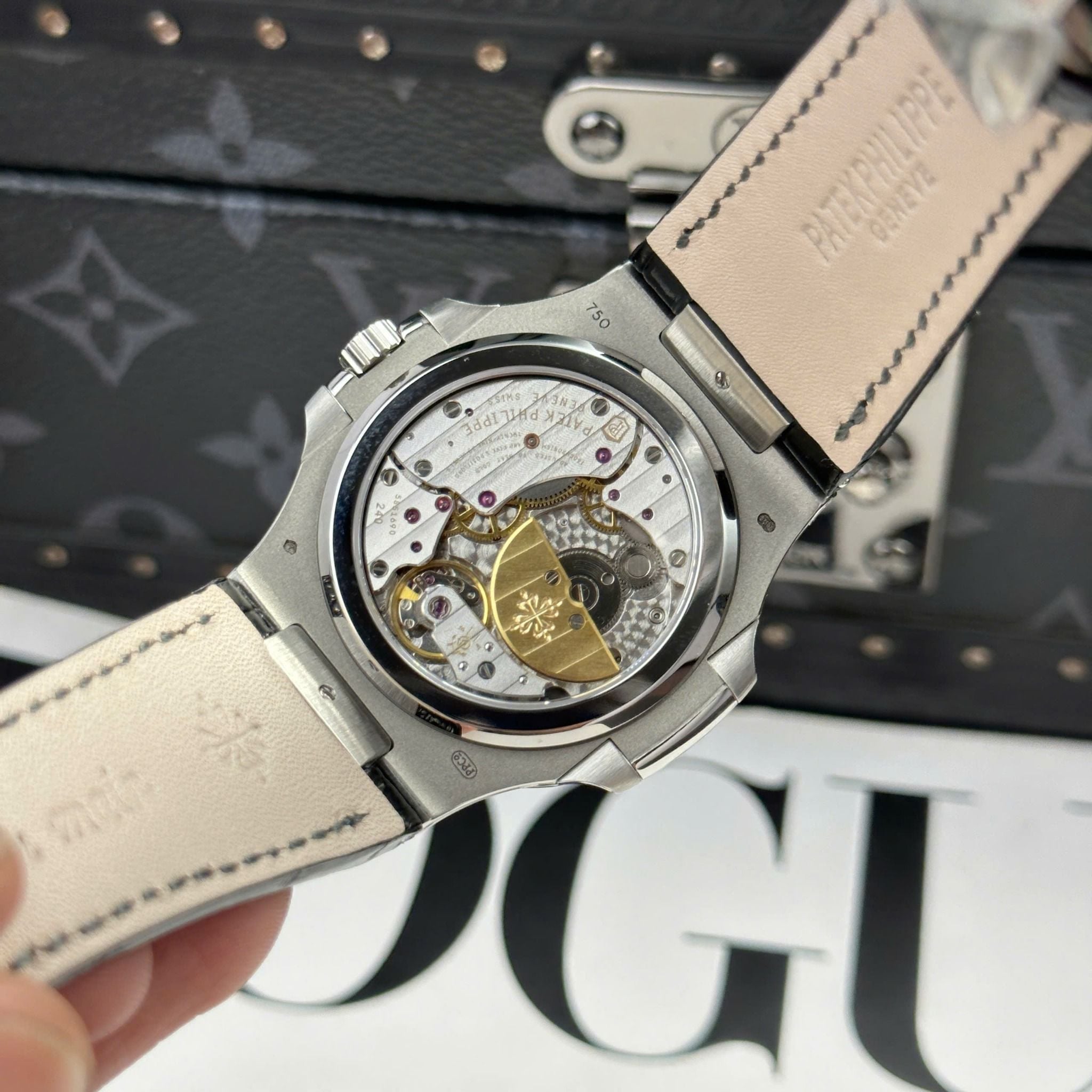 PATEK PHILIPPE NAUTILUS 40 MM - Đồng Hồ Patek Philippe - Nam - DHNTT558