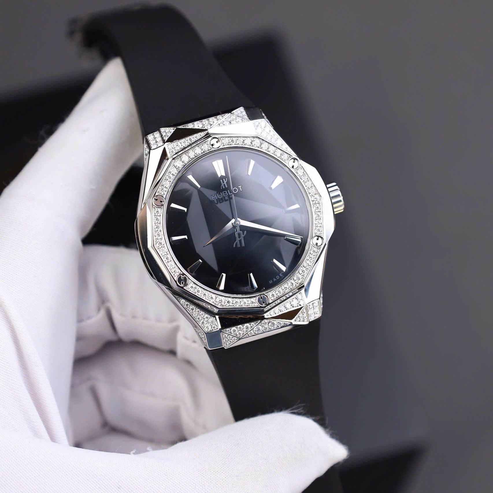 HUBLOT CLASSIC FUSION ORLINSKI 40 MM - Đồng Hồ Hublot - Nữ - DHTT543