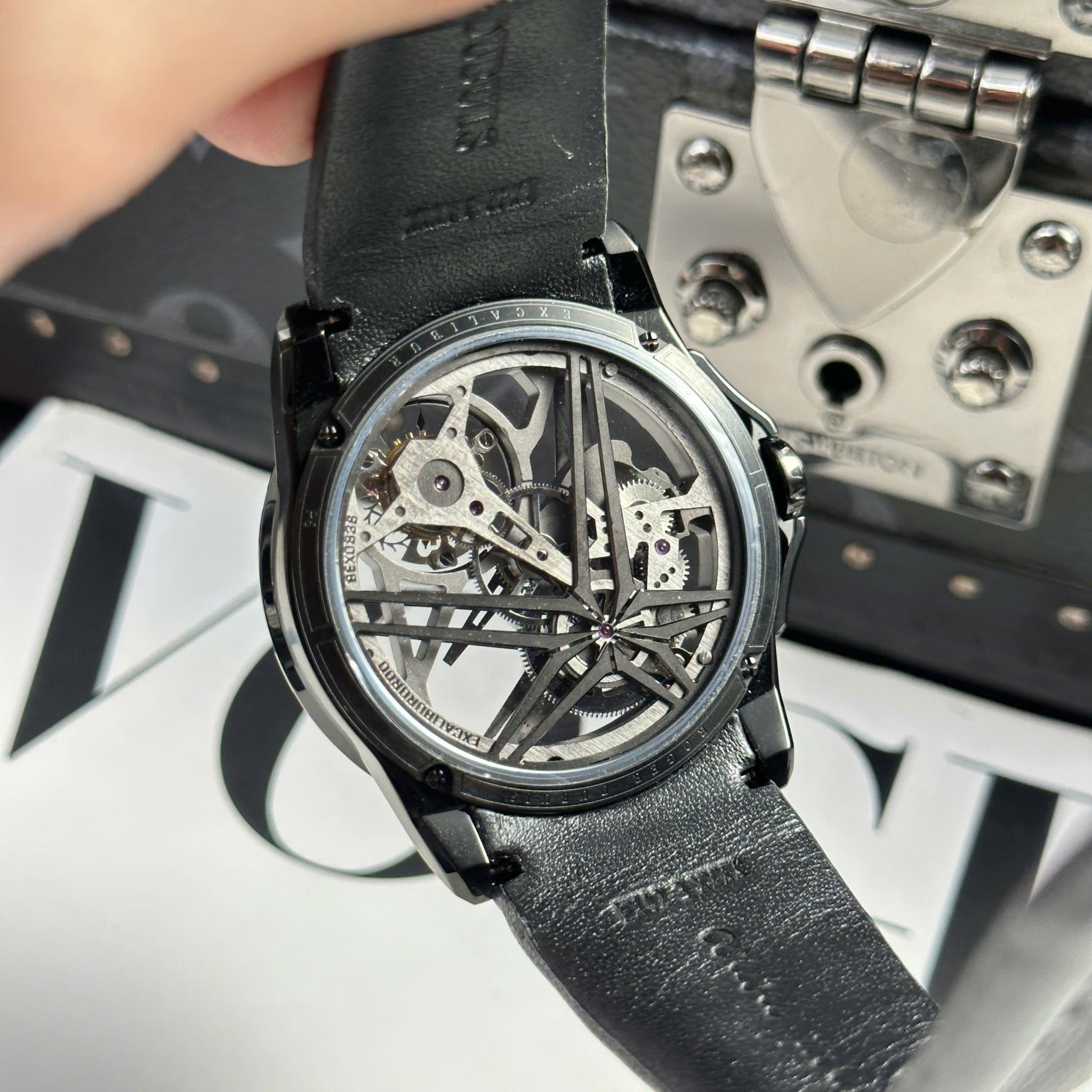 ROGER DUBUIS EXCALIBUR TOURBILLON 42 MM - Đồng Hồ Roger Dubuis - Nam - DHNTT1590