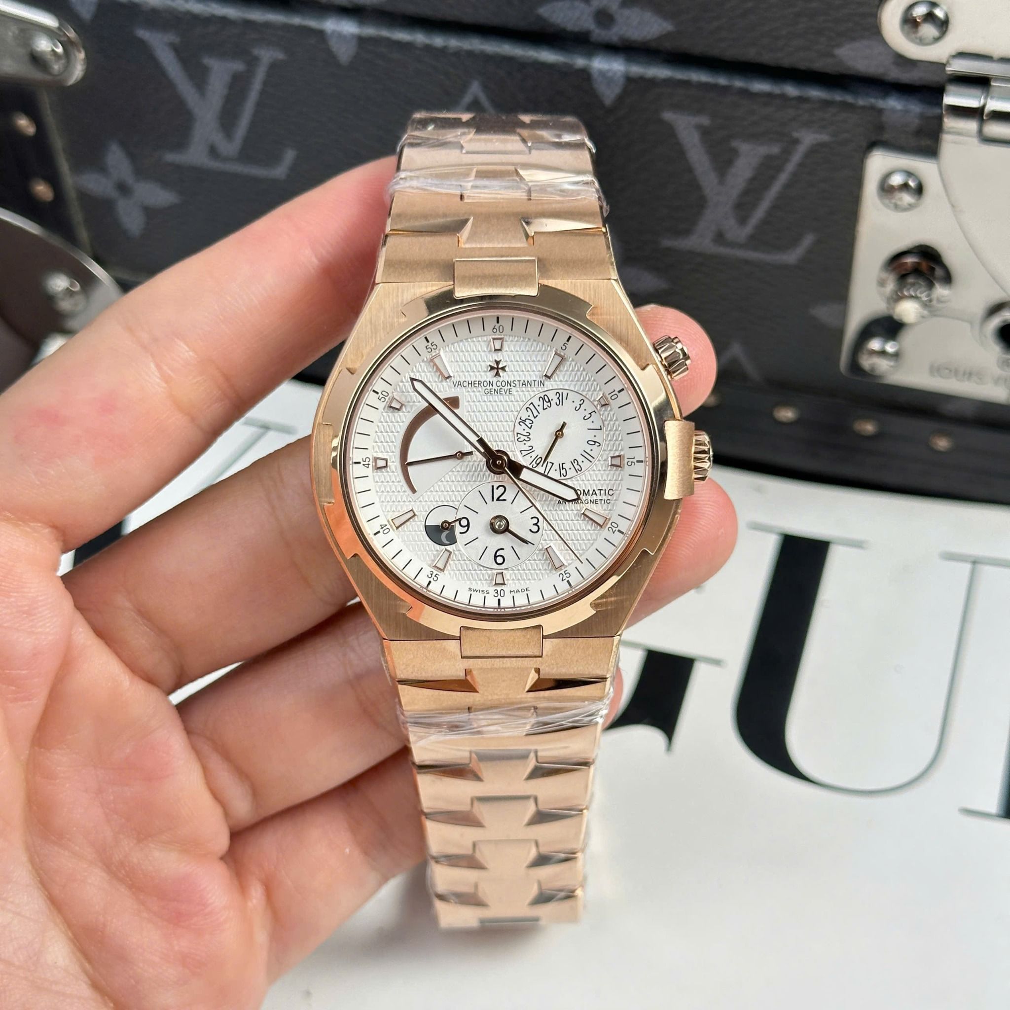 VACHERON CONSTANTIN OVERSEAS 42 MM - Đồng Hồ Vacheron Constantin - Nam - DHNTT615
