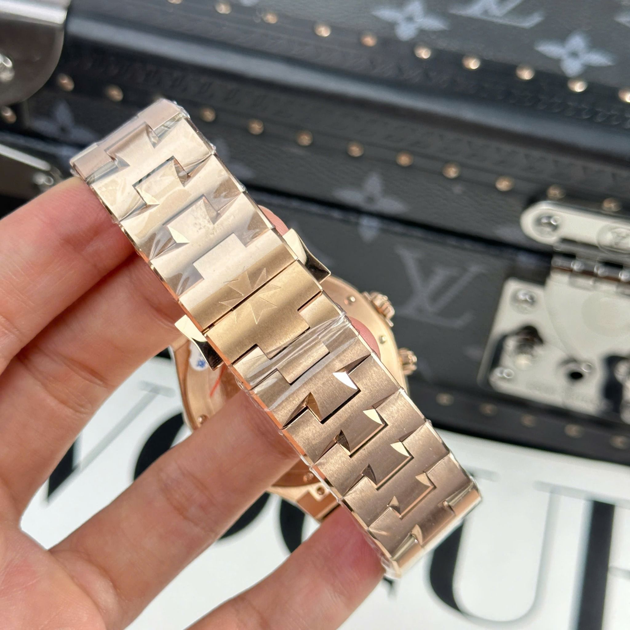 VACHERON CONSTANTIN OVERSEAS 42 MM - Đồng Hồ Vacheron Constantin - Nam - DHNTT615