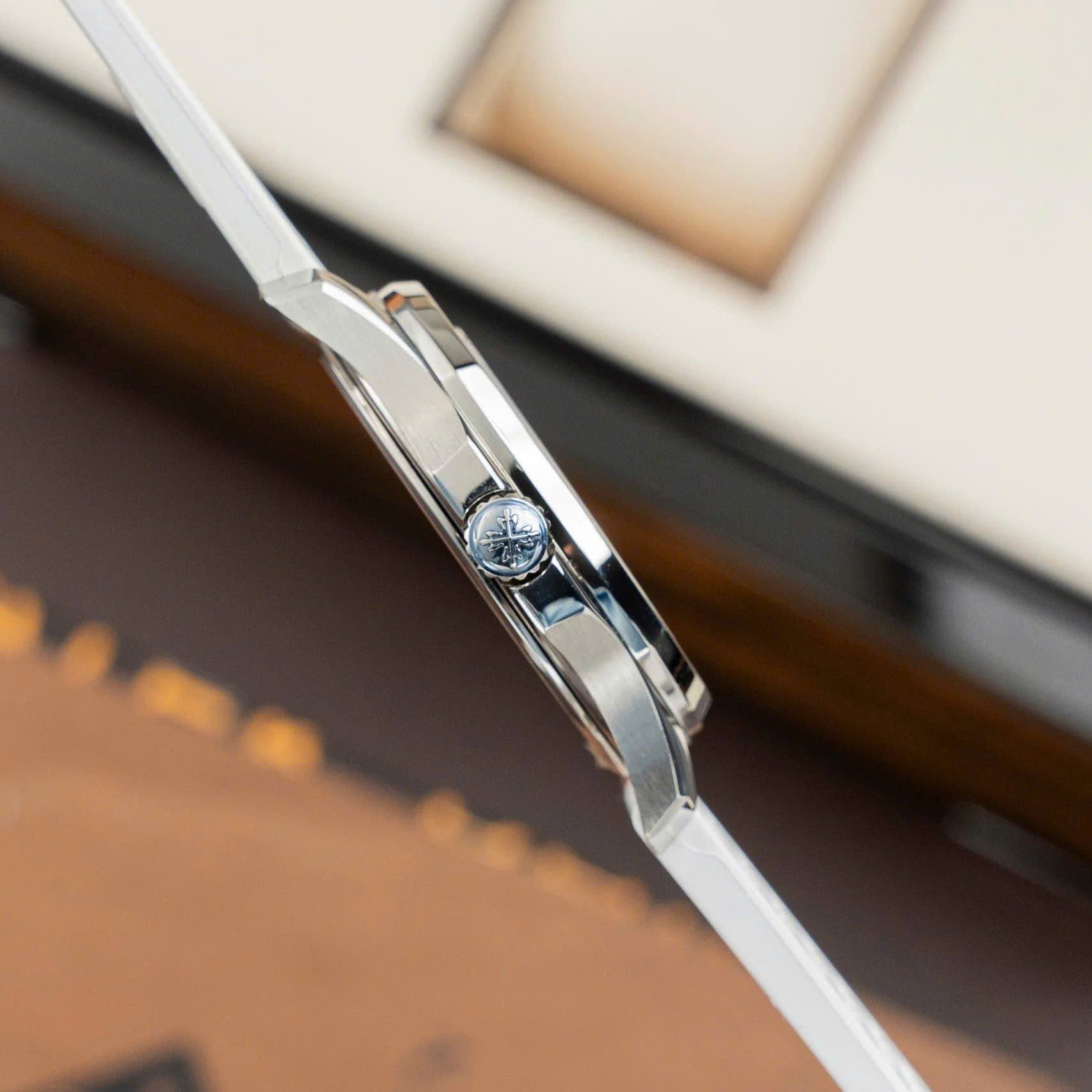 PATEK PHILIPPE AQUANAUT 36 MM - Đồng Hồ Patek Philippe - Nữ - DHTT545