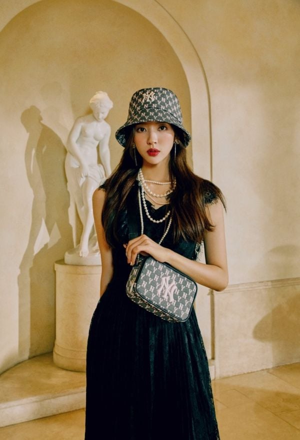  0333 - HÀNG CHÍNH HÃNG - TÚI ĐEO CHÉO MLB Jacquard Cross Bag New York Yankees MONOGRAM - *LIGHTING* - 2023** - Code: 32BGDC011-50L 