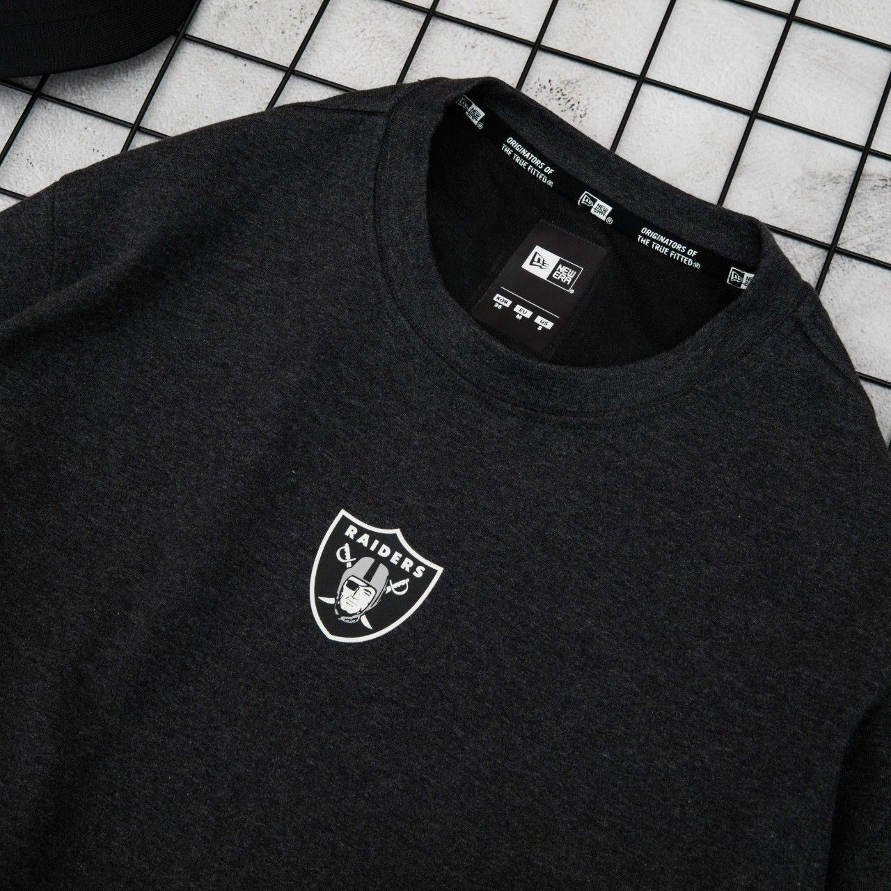  0002 - HÀNG CHÍNH HÃNG - ÁO THUN NEW ERA - RAIDERS *GREY* - Code: 12354503 - 2021** 