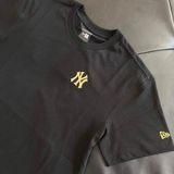  0962 - HÀNG CHÍNH HÃNG - ÁO THUN NEW ERA - NY BASIC VIỀN GOLD - ĐEN- CODE : 12360543 