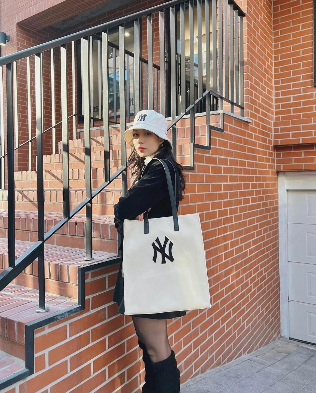  0532 - HÀNG CHÍNH HÃNG - TÚI TOTE MLB CANVAS NEW YORK YANKESS MÀU KEM TRẮNG - *CREAM* - CODE: 3AORM022N-50CRS 