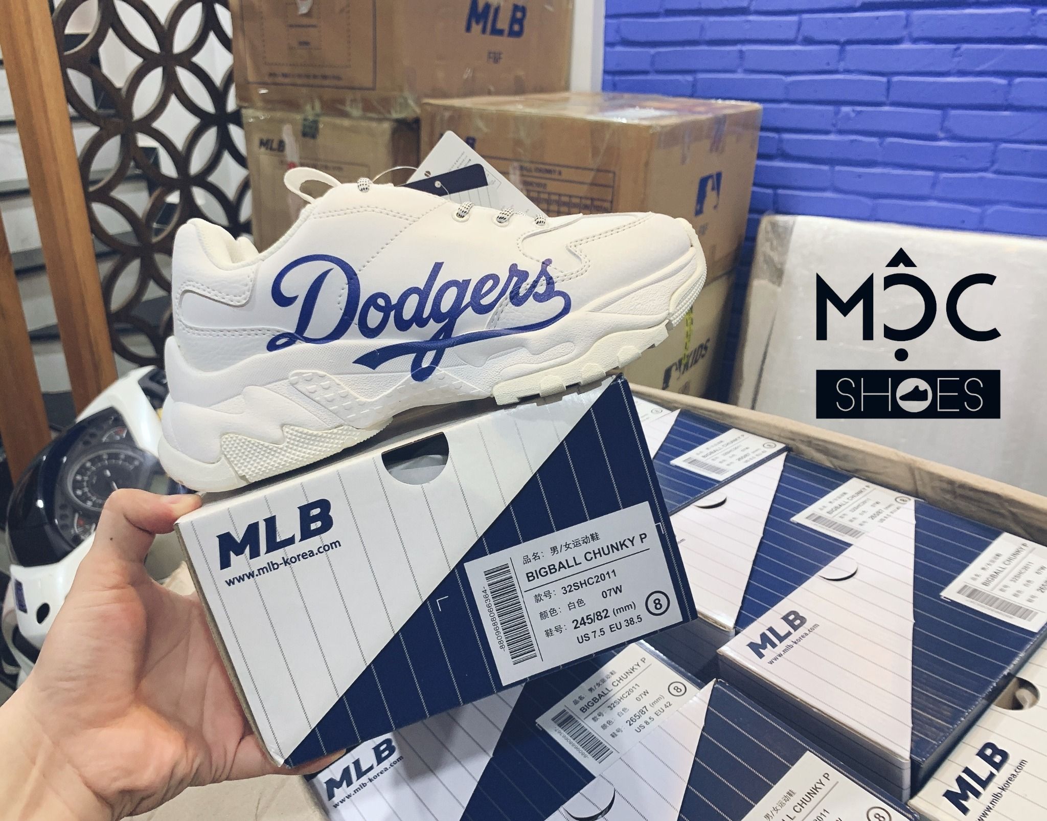  0284 - HÀNG CHÍNH HÃNG - GIÀY SNEAKER MLB BIG BALL CHUNKY DODGER - *MÀU TRẮNG LOGO XANH* - 2021** - Code: 32SHC2011 07W 
