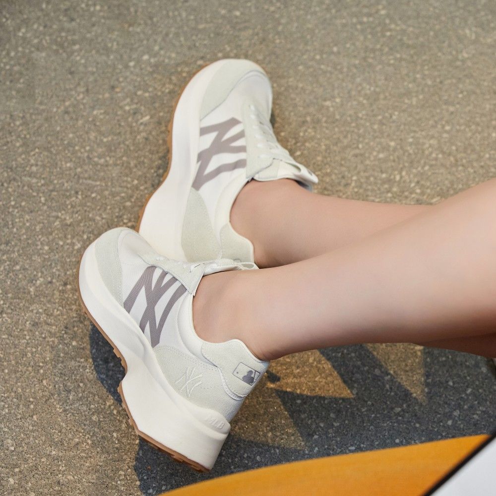  0468 - HÀNG CHÍNH HÃNG - GIÀY MLB CHUNKY JOGGER NEW YORK YANKEES - *IVORY* - Code: 32SHX1111-50i 