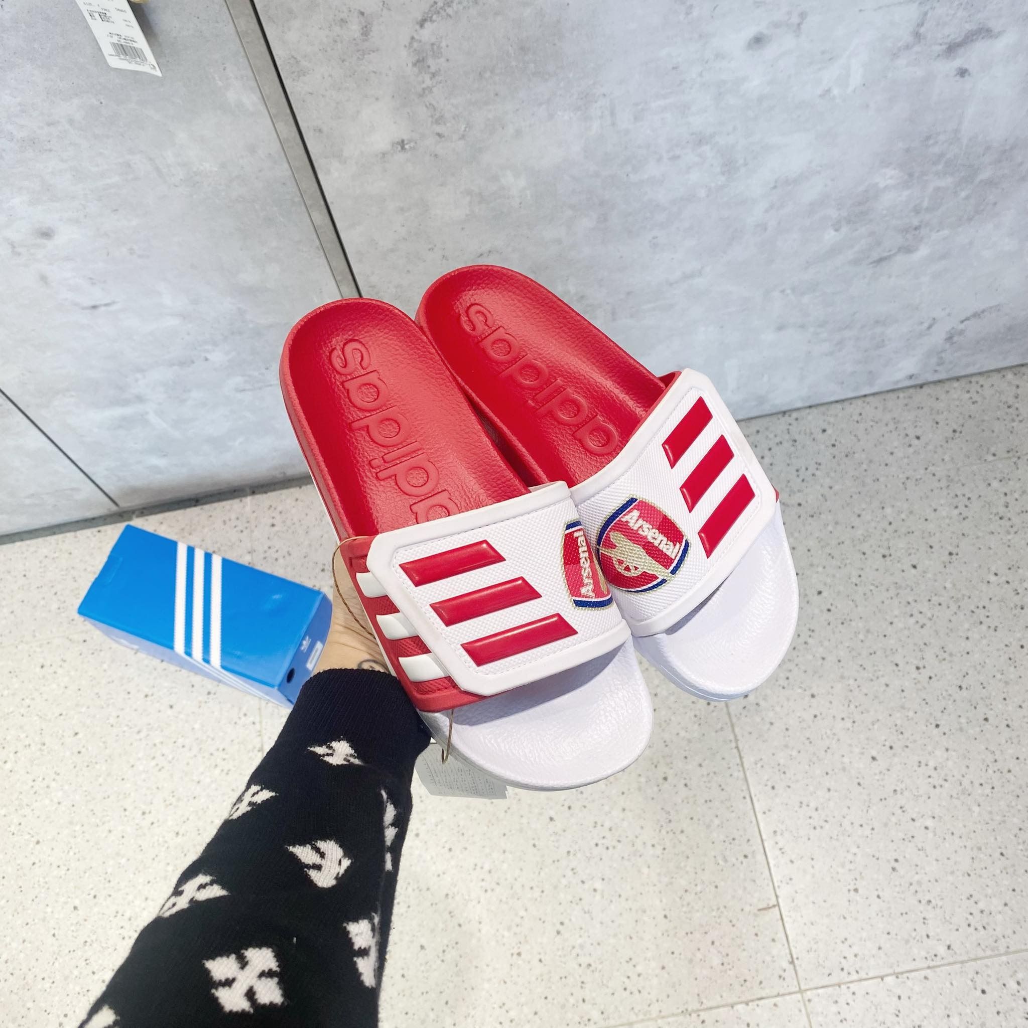  1091 - HÀNG CHÍNH HÃNG - DÉP ADIDAS TND - TRẮNG & ĐỎ - ARSENAL - CODE: GZ5936 