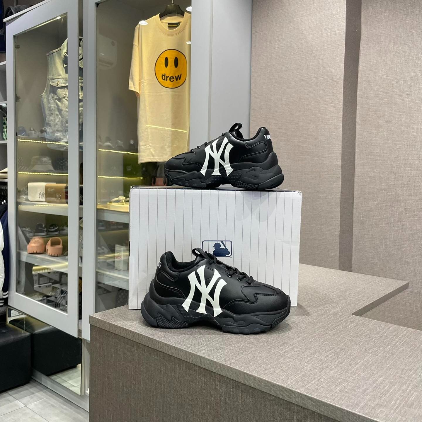 Minhshopvn   FLASH DEAL Giày MLB New York Yankees Sneakers  Big  Ball Chunky A Black O  32SHC1111 50L