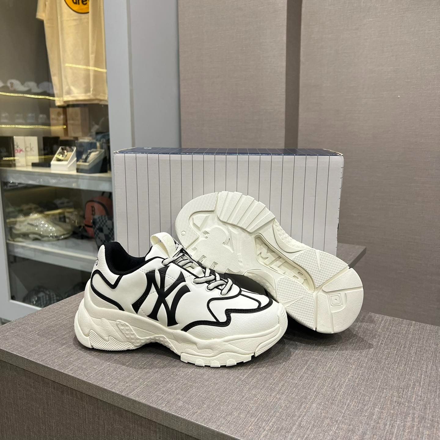  1164 - HÀNG CHÍNH HÃNG - GIÀY SNEAKER MLB BIG BALL CHUNKY - A Line New York Yankees  - *TRẮNG* - Code: 3ASHCLS2N-50BKS 