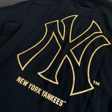  0779 - HÀNG CHÍNH HÃNG - ÁO THUN NEW ERA - NY VIỀN GOLD LOGO BASIC ĐEN - *BLACK* - Code: 12360543 