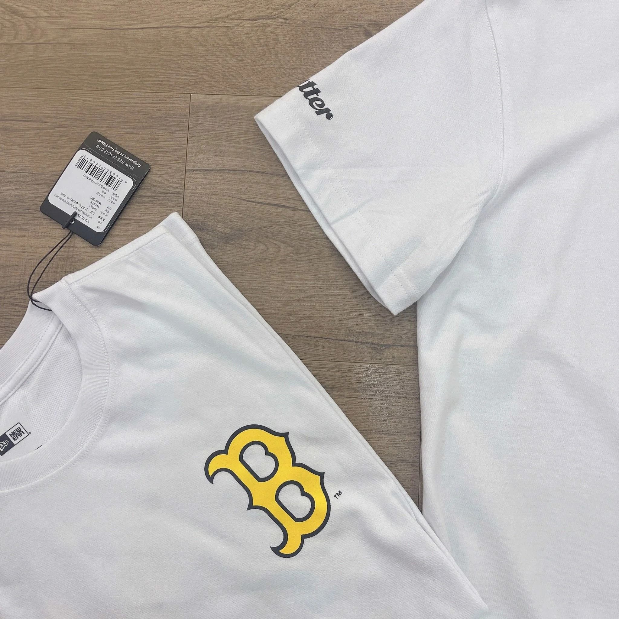  0972 - HÀNG CHÍNH HÃNG - ÁO THUN NEW ERA X BTS -  B VÀNG [TRẮNG] - CODE: 13277225 