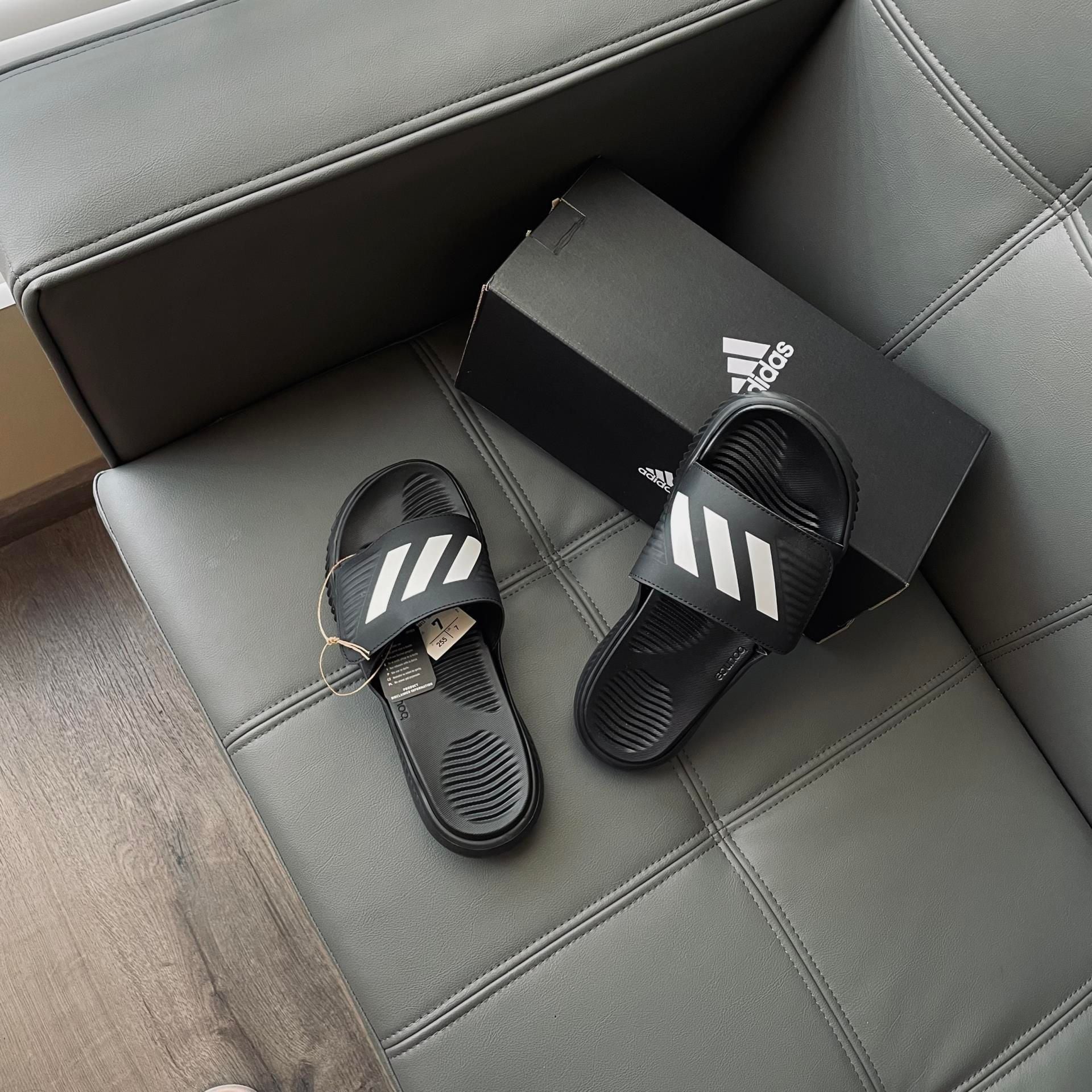  0452 - HÀNG CHÍNH HÃNG - DÉP ADIDAS ALPHABOUCE SLIDE - Đen SỌC TRẮNG - *SỌC TRẮNG* - Code: FZ0387 