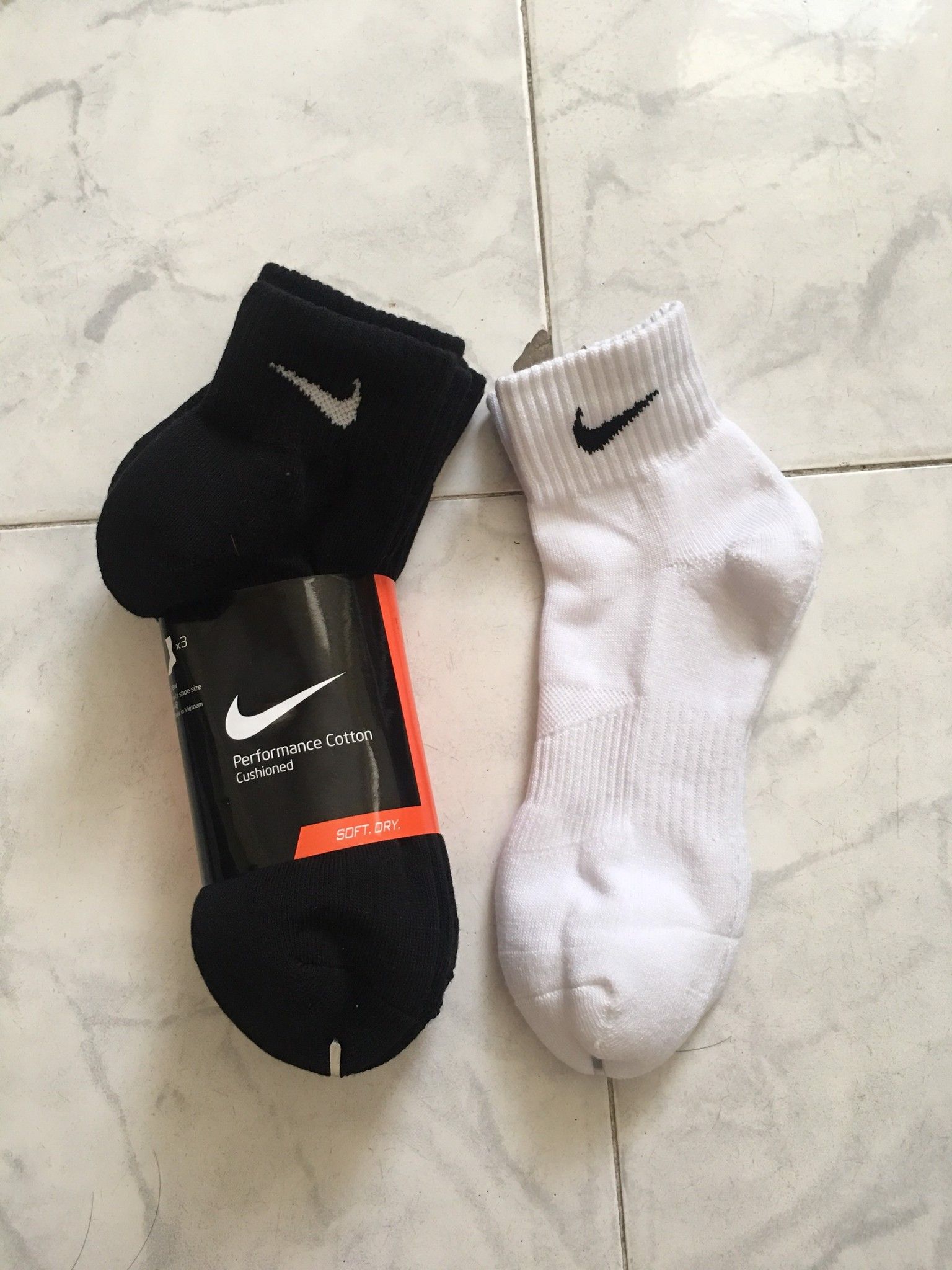  0061 - HÀNG CHÍNH HÃNG - VỚ NIKE DRIFIT - CỔ LỬNG -  *BLACK/WHITE* - 2021** - Code: 