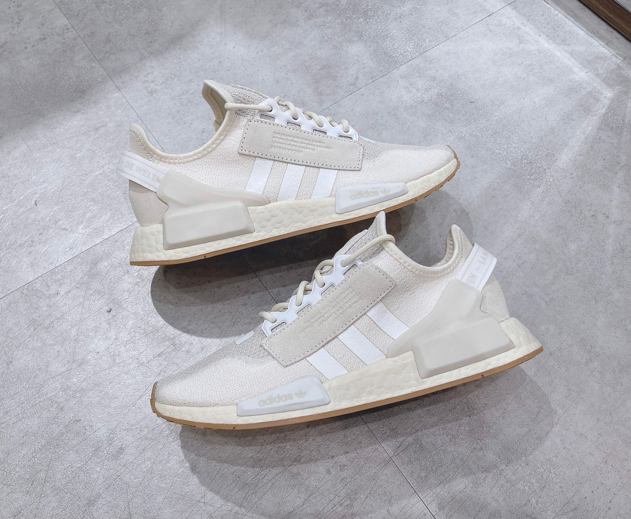  0116 - HÀNG CHÍNH HÃNG - GIÀY ADIDAS NMD R1 V2  - *SA MẠC* - 2021** - Code: H01252 