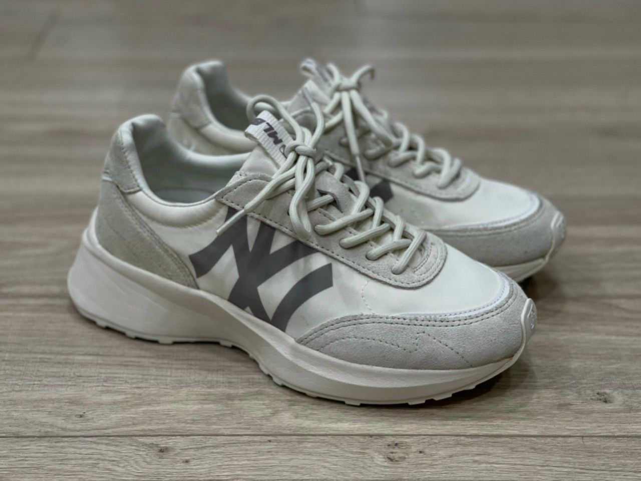  0266 - [CHÍNH HÃNG] - GIÀY MLB CHUNKY JOGGER NEW YORK YANKEES - *GREY* - 2022** - Code: 32SHX1111 