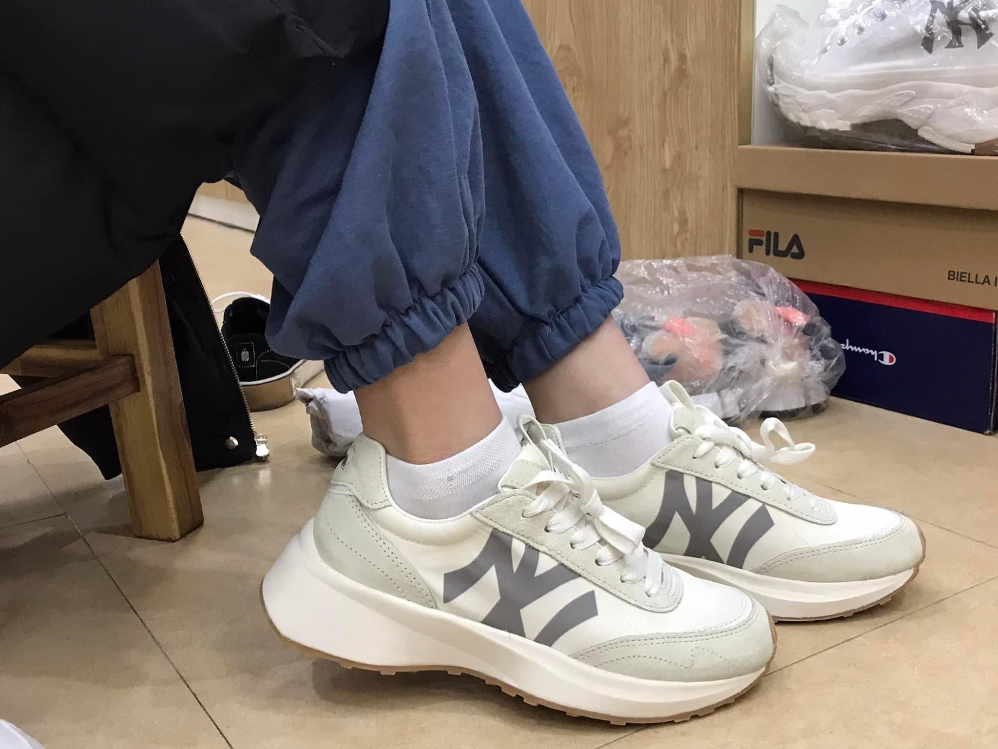  0266 - [CHÍNH HÃNG] - GIÀY MLB CHUNKY JOGGER NEW YORK YANKEES - *GREY* - 2022** - Code: 32SHX1111 