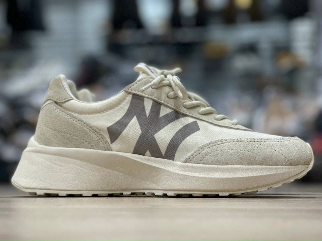  0266 - [CHÍNH HÃNG] - GIÀY MLB CHUNKY JOGGER NEW YORK YANKEES - *GREY* - 2022** - Code: 32SHX1111 