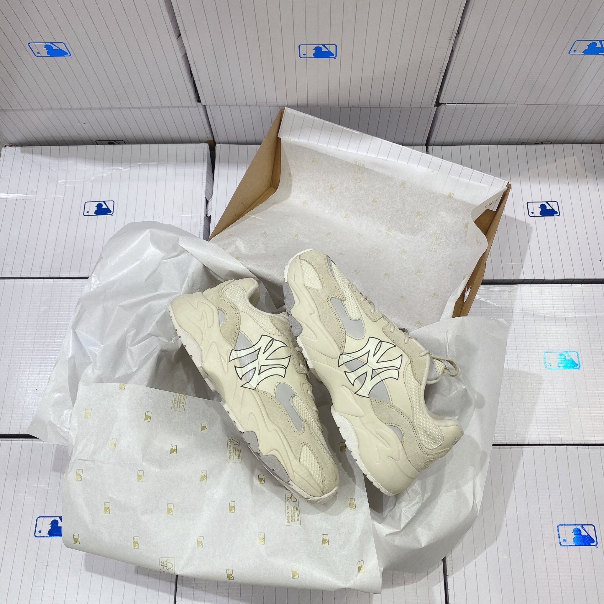  0289 - HÀNG CHÍNH HÃNG - GIÀY SNEAKER MLB CHUNKY LITE - New York màu Cream - Code: 3ASHC3S1N-50CR (4) 