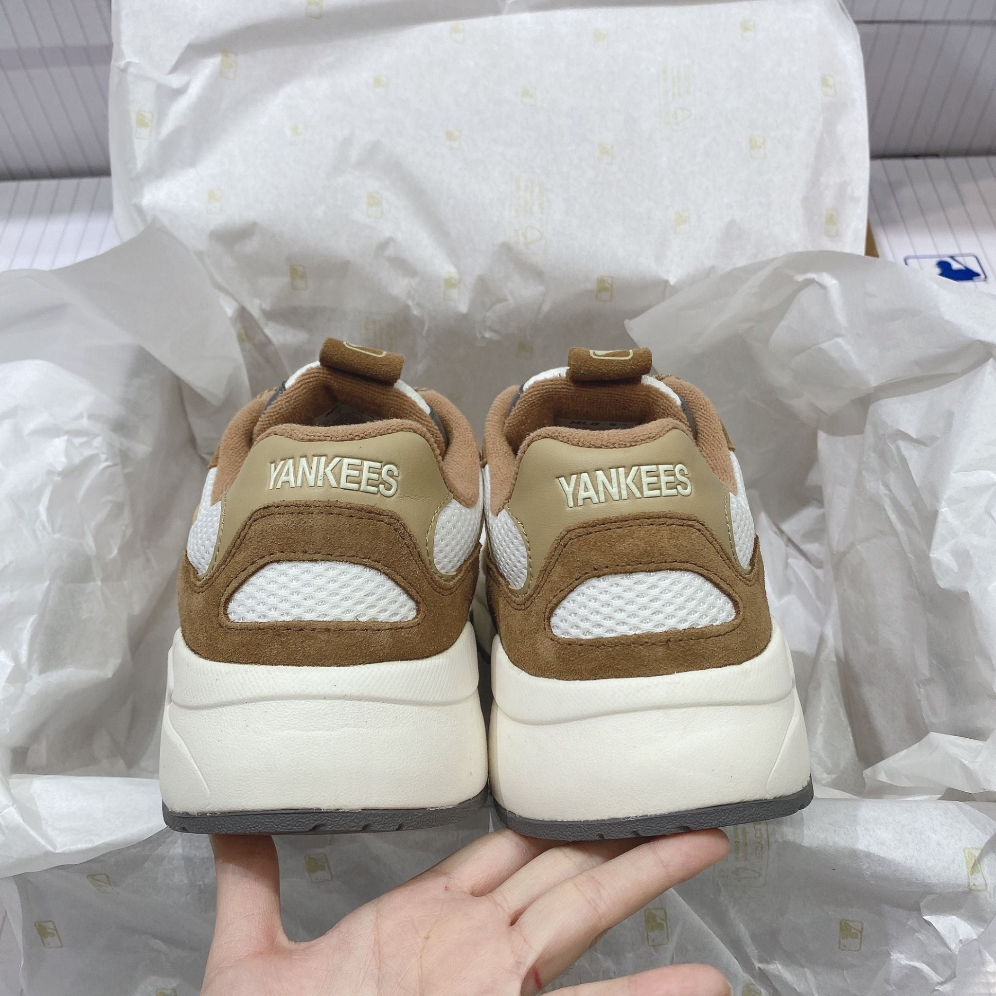  0290 - HÀNG CHÍNH HÃNG - GIÀY SNEAKER MLB CHUNKY LITE - New York màu Brown (5) - Code: 3ASHC3S1N-50BGD (5) 