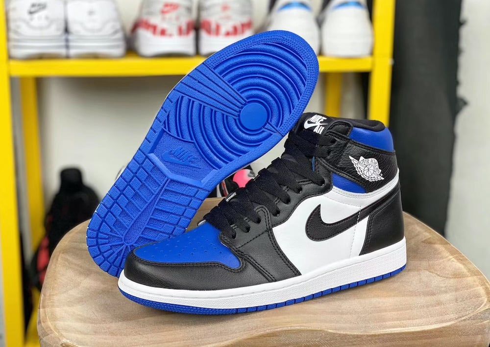  0016 - HÀNG CHÍNH HÃNG - GIÀY AIR JORDAN 1 HIGH - ROYAL TOE - *WHITE/BLACK* - 2021** - Code: 555088 041 