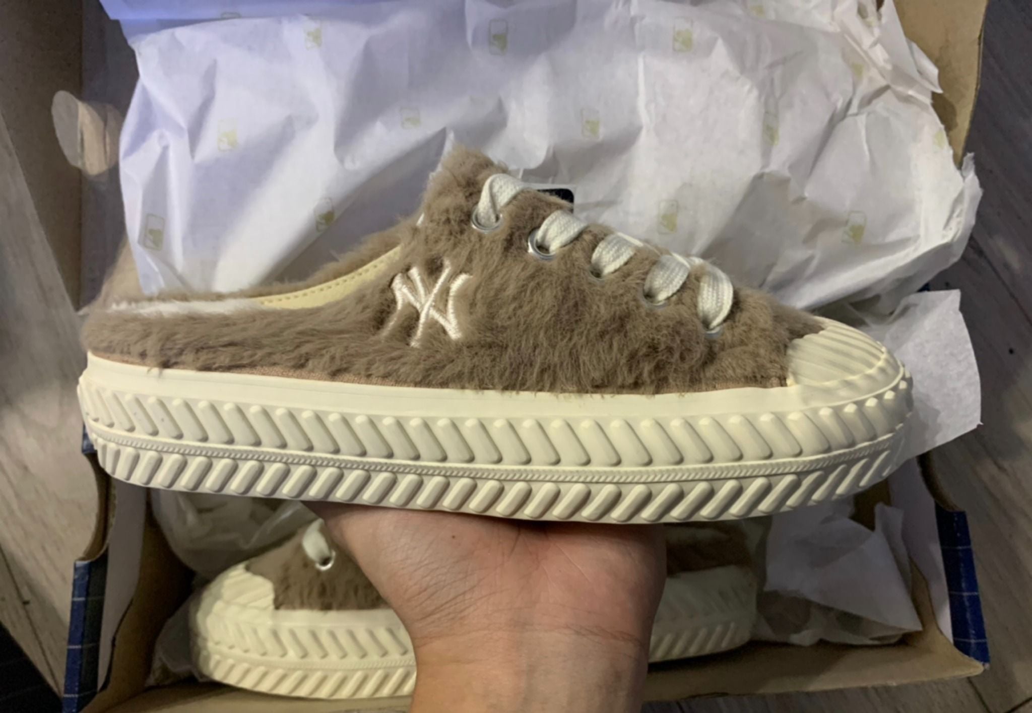  0310 - HÀNG CHÍNH HÃNG - GIÀY MULE *ĐẠP GÓT* - *NÂU LÓT LÔNG* - 2022** 