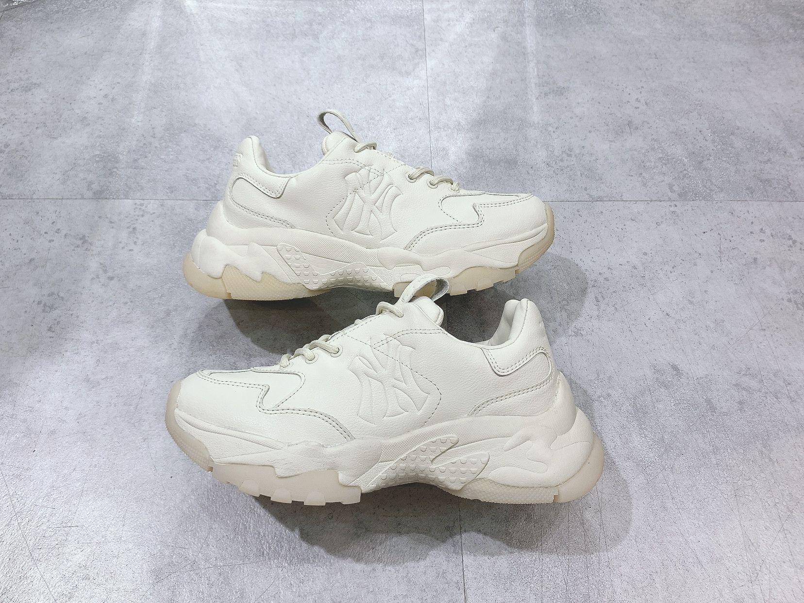  0261 - HÀNG CHÍNH HÃNG - GIÀY SNEAKER MLB CHUNKY LT NEW YORK YANKEES TRẮNG - * ĐẾ TRONG * - 2021** - Code: 32SHC9011 