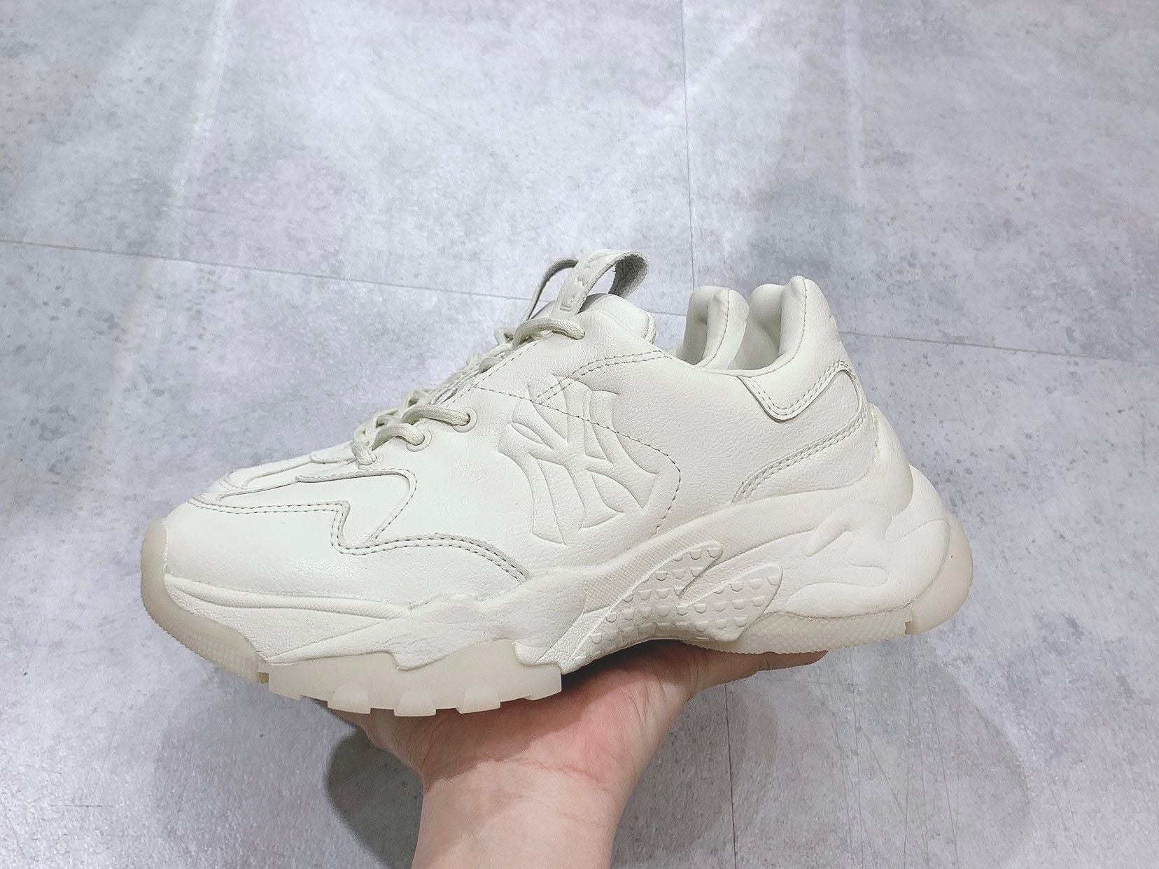  0261 - HÀNG CHÍNH HÃNG - GIÀY SNEAKER MLB CHUNKY LT NEW YORK YANKEES TRẮNG - * ĐẾ TRONG * - 2021** - Code: 32SHC9011 