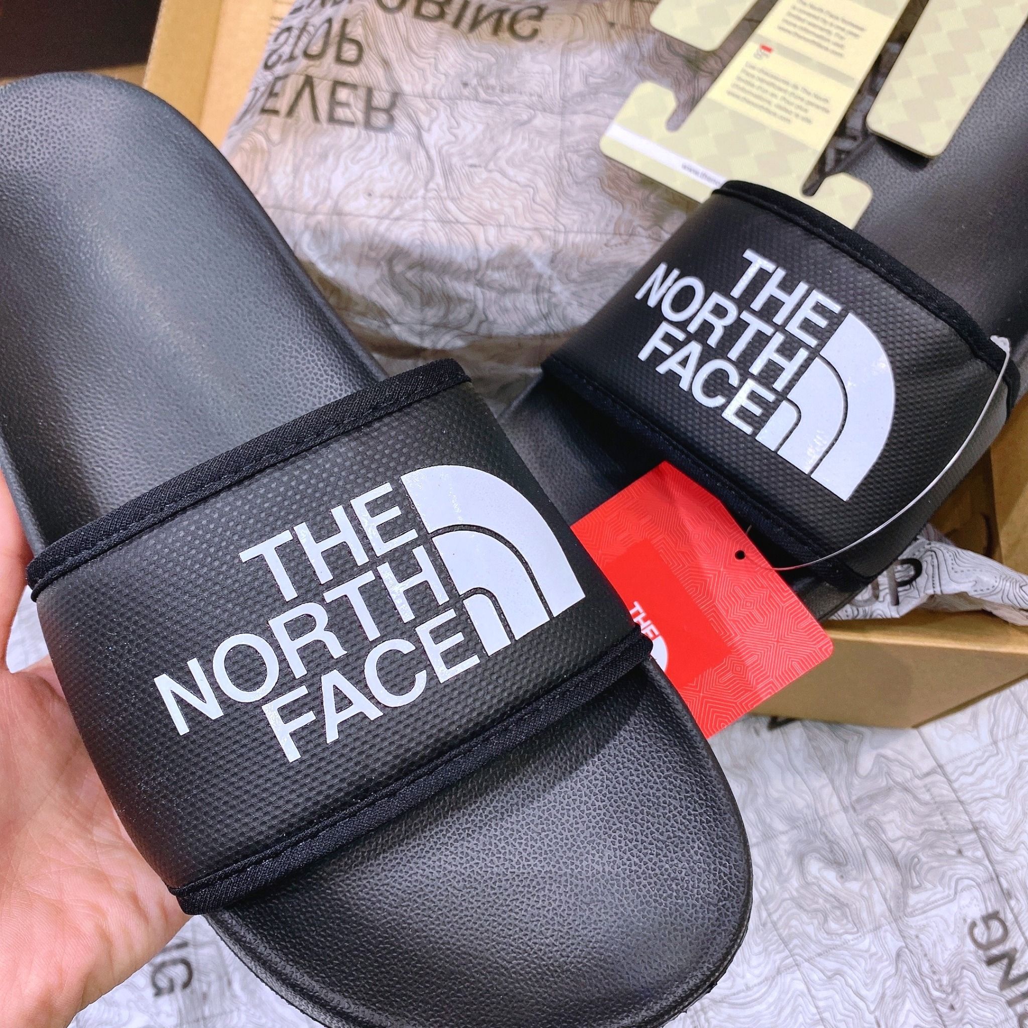  0197 - HÀNG CHÍNH HÃNG - DÉP THE NORTH FACE BASE CAMP SLIDE III - ĐEN SỌC TRẮNG - *BLACK/WHITE* - 2021** - Code: NF0A4T2RKY4 