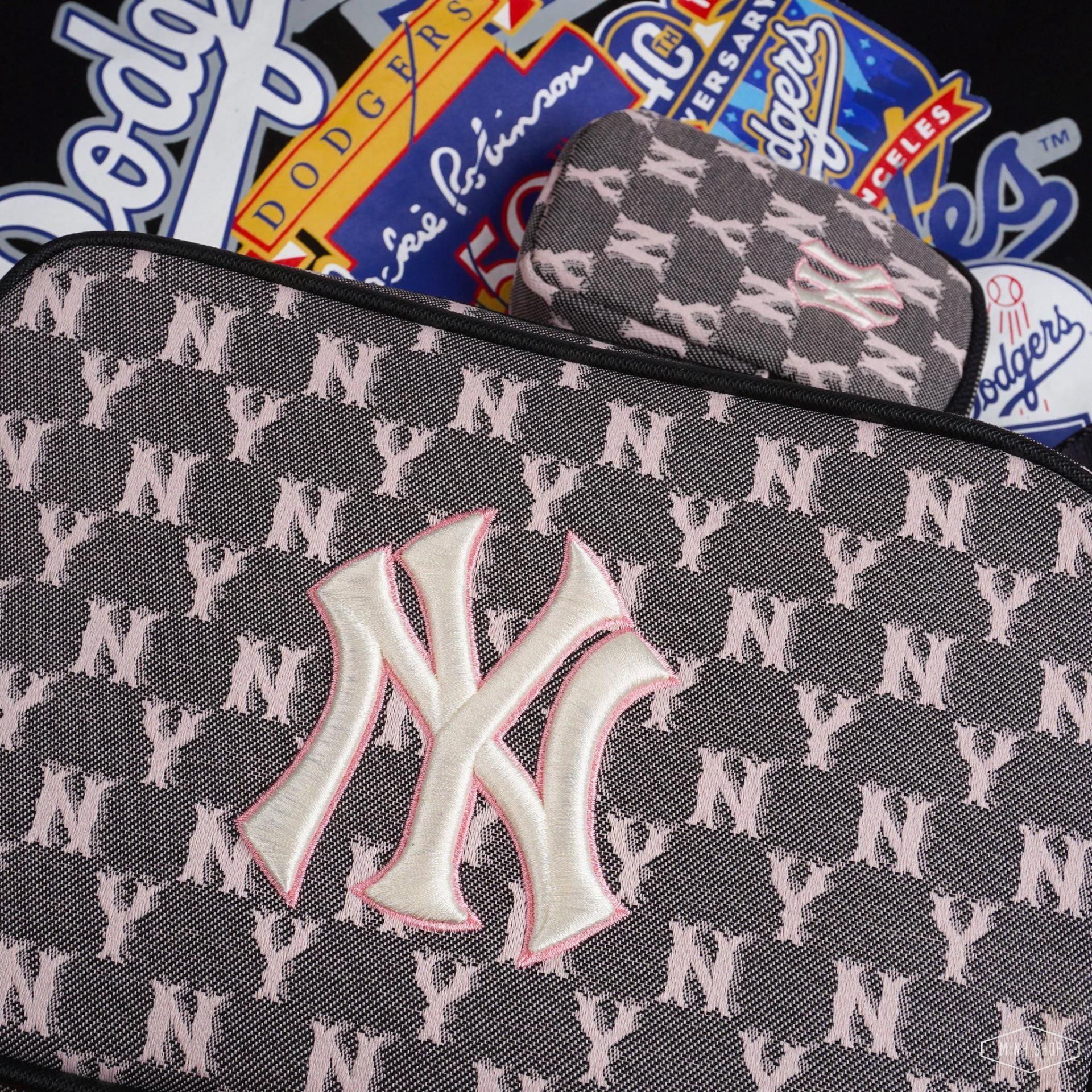  0333 - HÀNG CHÍNH HÃNG - TÚI ĐEO CHÉO MLB Jacquard Cross Bag New York Yankees MONOGRAM - *LIGHTING* - 2023** - Code: 32BGDC011-50L 