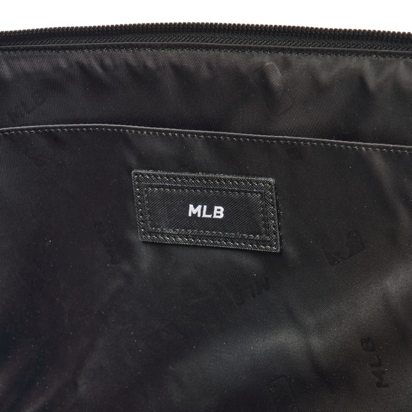  1547 - HÀNG CHÍNH HÃNG - TÚI MLB MONOGRAM DIGITAL DEVICE POUCH M NEW YORK YANKEES - 