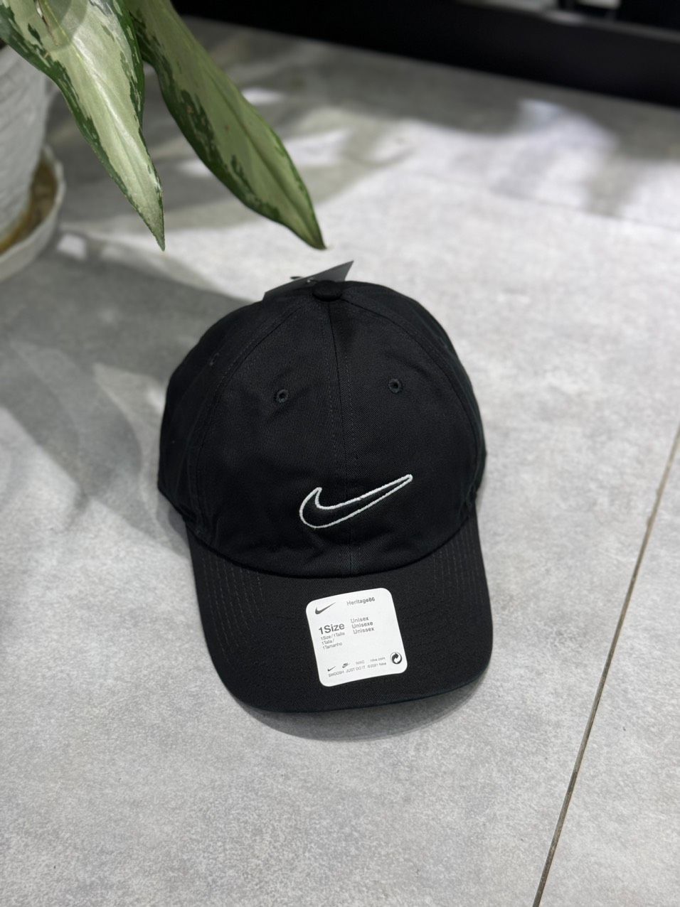  0280 - HÀNG CHÍNH HÃNG - MŨ - NÓN NIKE ĐEN - SWOOSH ĐEN VIỀN TRẮNG 
