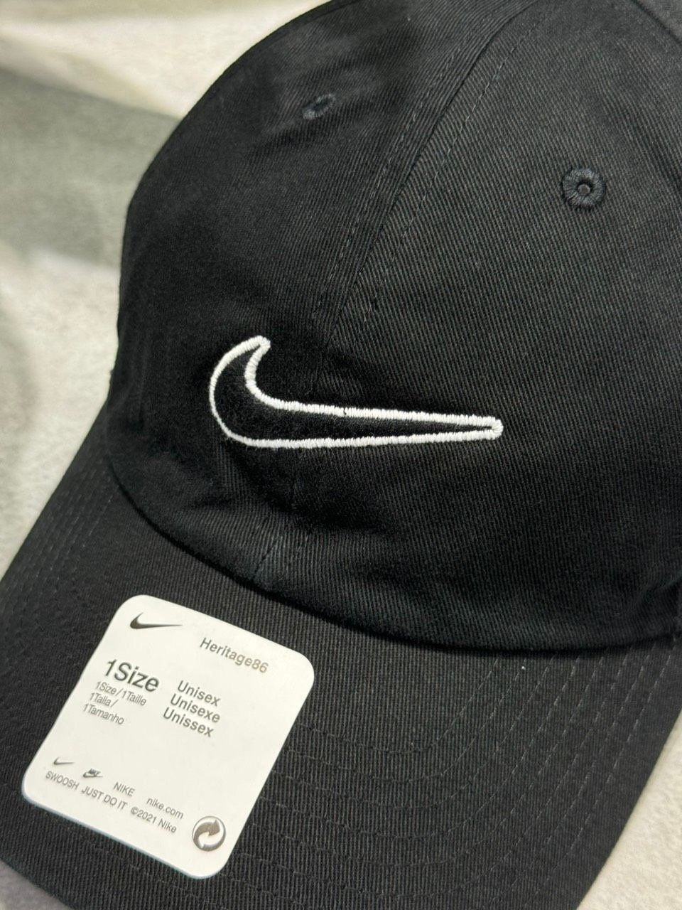  0280 - HÀNG CHÍNH HÃNG - MŨ - NÓN NIKE ĐEN - SWOOSH ĐEN VIỀN TRẮNG 